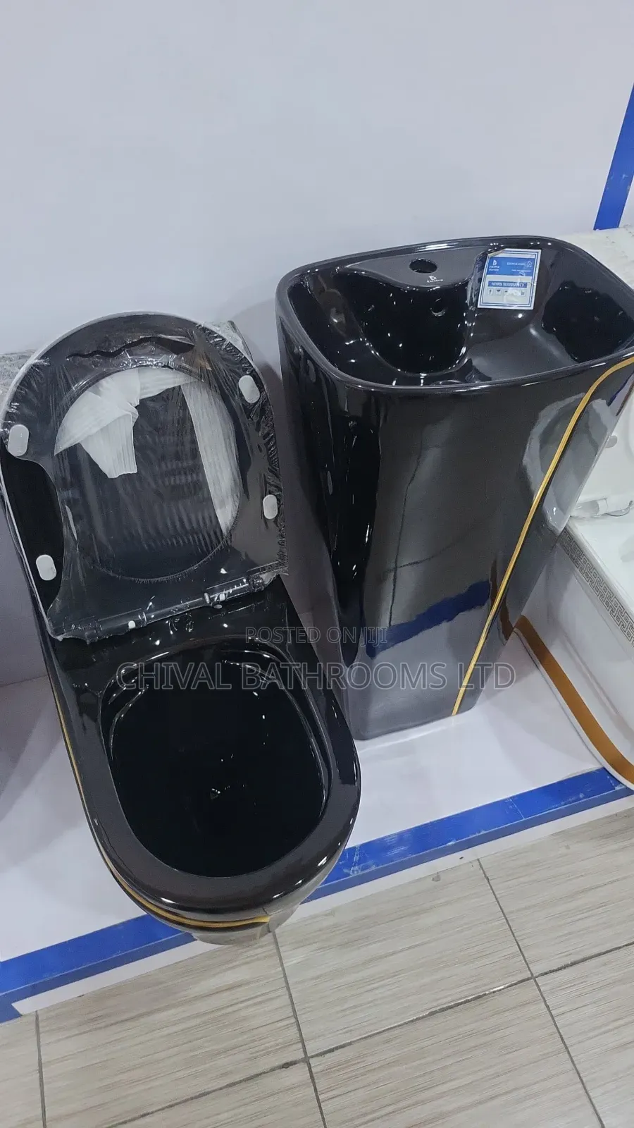 Black Wc With Gold Touch