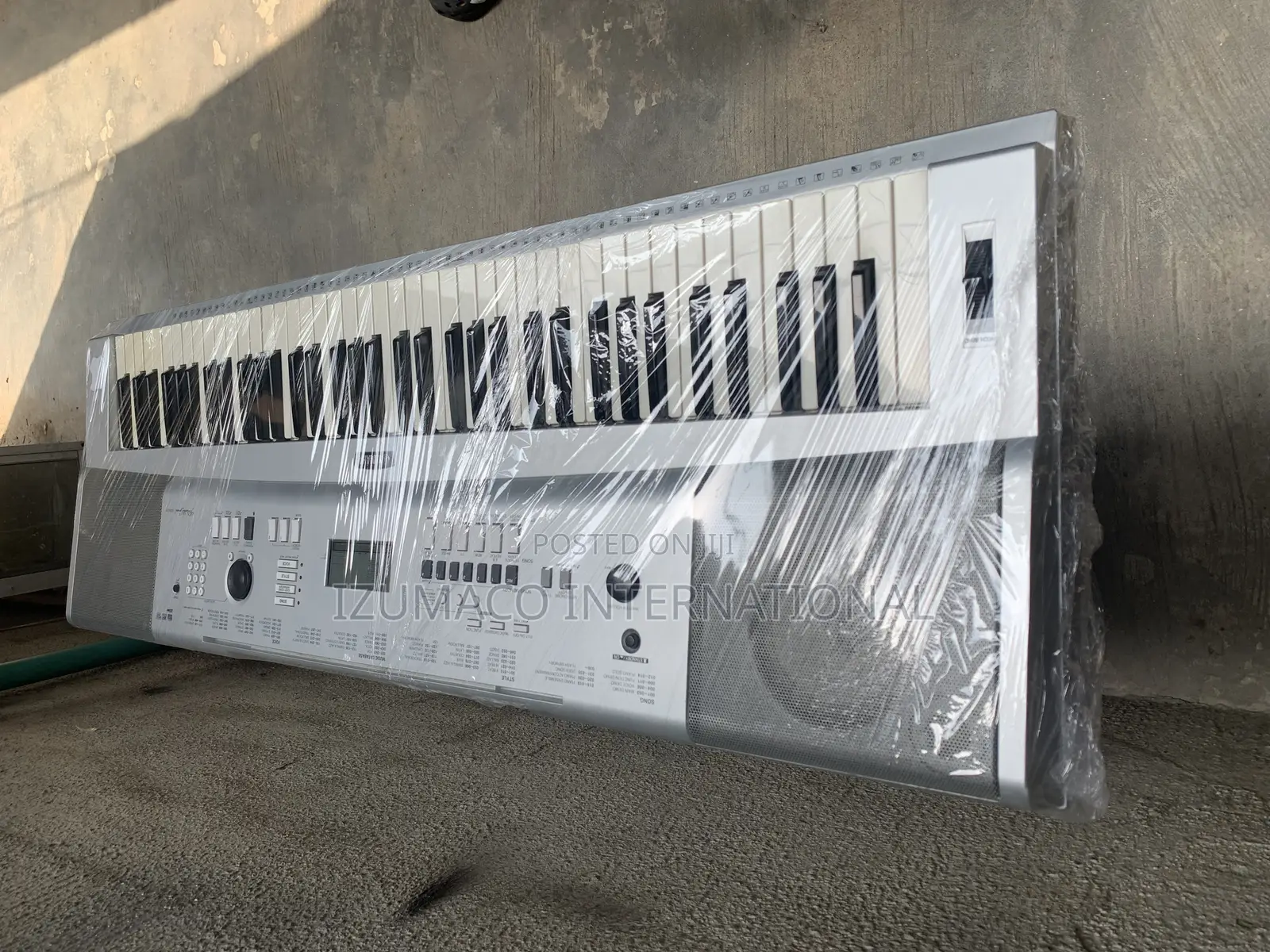 Yamaha DGX 220 Portable Grand Piano 6 Octave