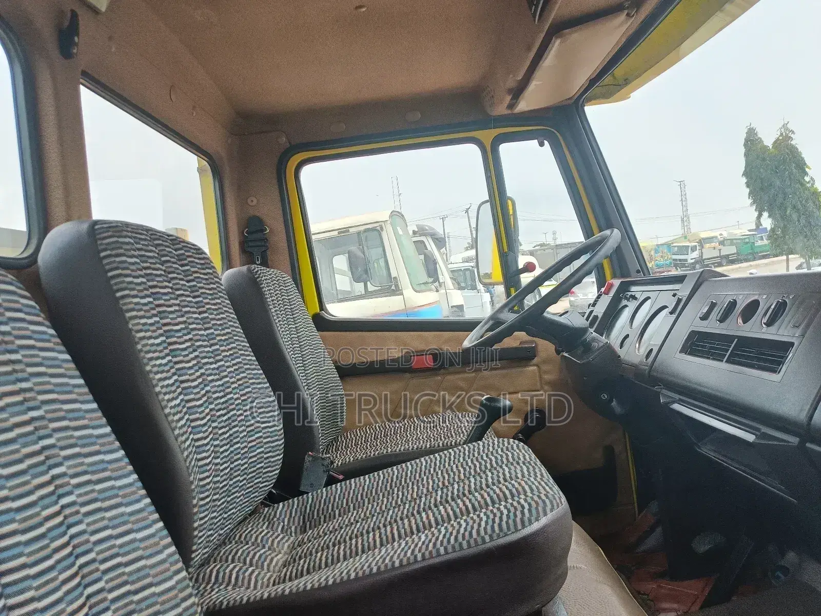 Mercedes Benz 814 Pickup Truck