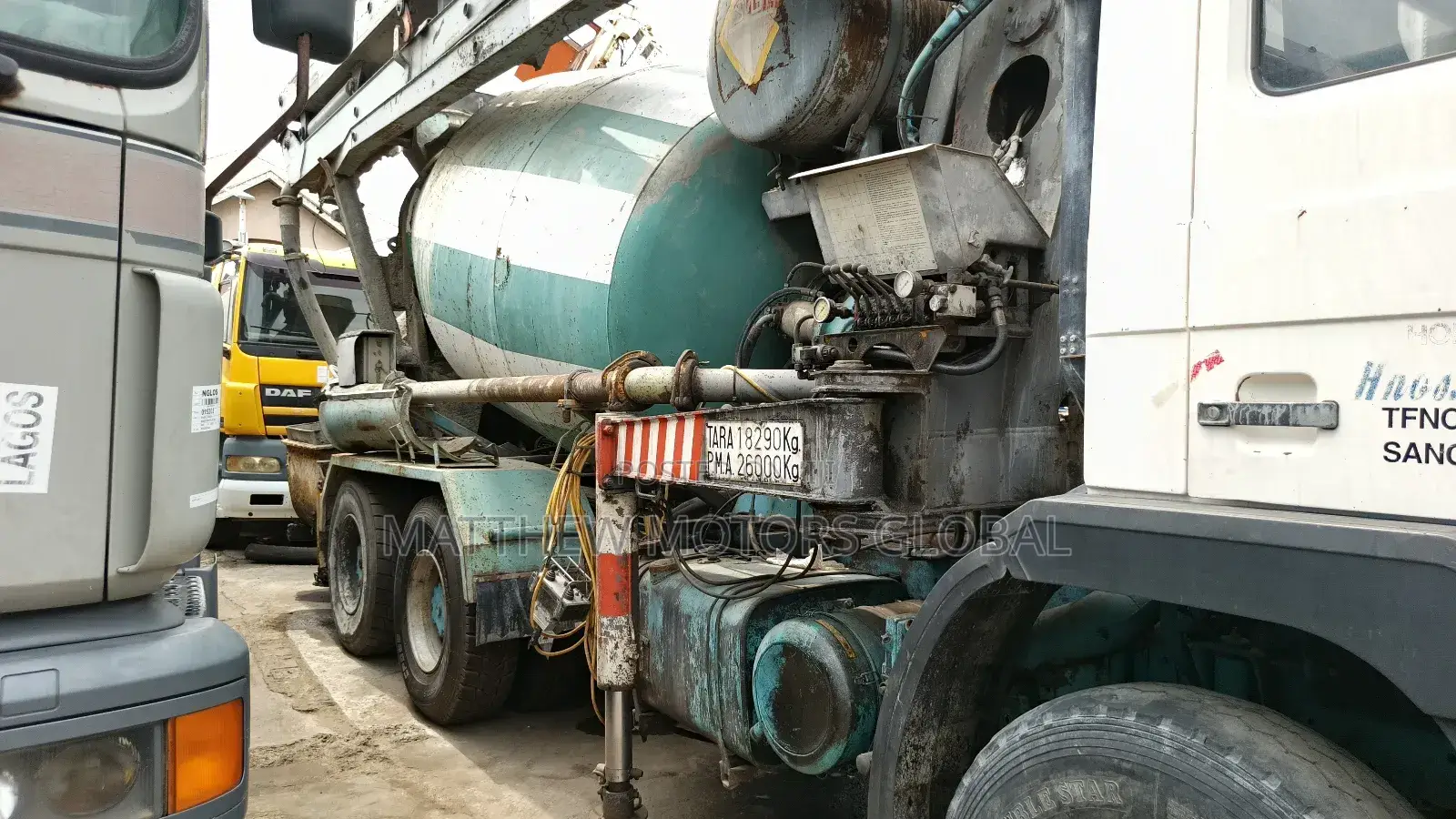 Clean Foreign Used Mounted Concrete Mixer Pump Truck