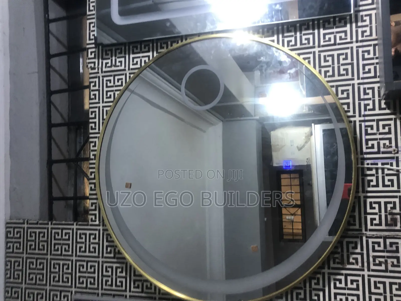 Mirror With Light