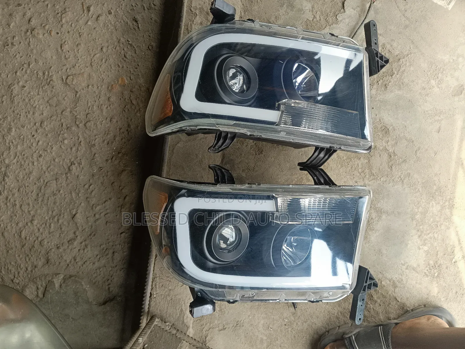 Headlamp Toyota Tundra Sequoia 2008-2010 LED Yahoo Model