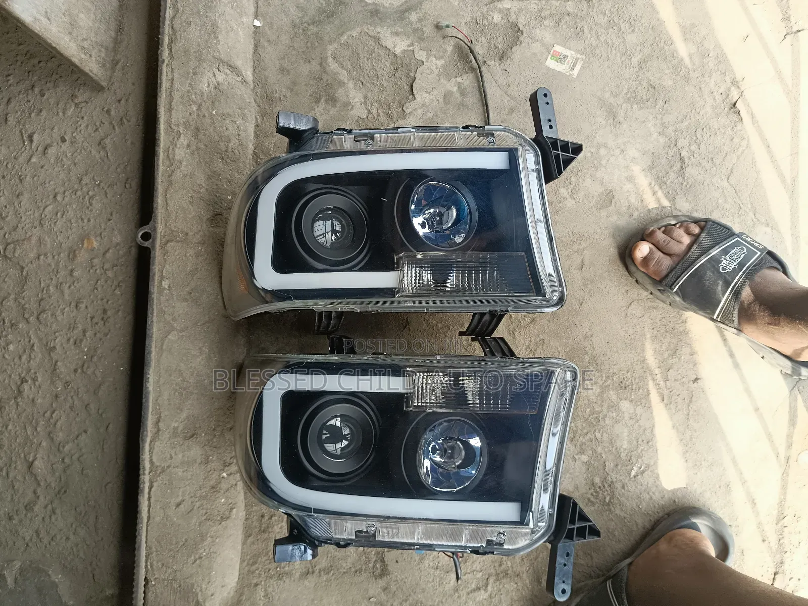 Headlamp Toyota Tundra Sequoia 2008-2010 LED Yahoo Model