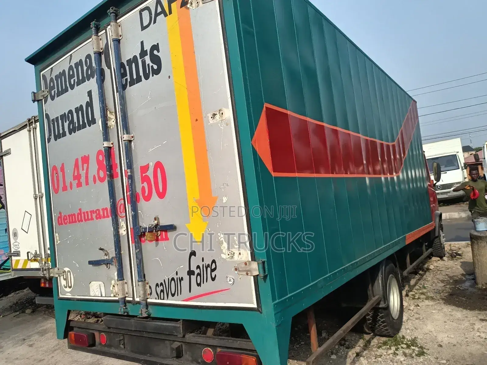 Mercedes Benz 709 Cargo Truck