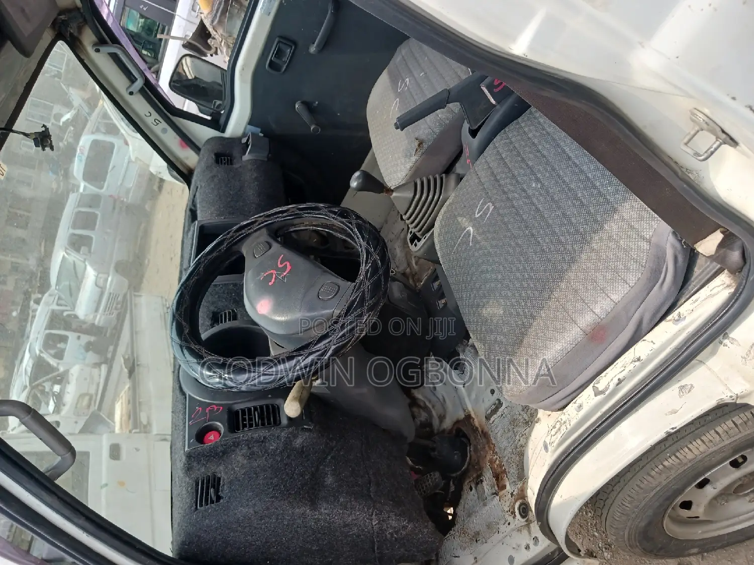 Daihatsu Hijet 2012 White