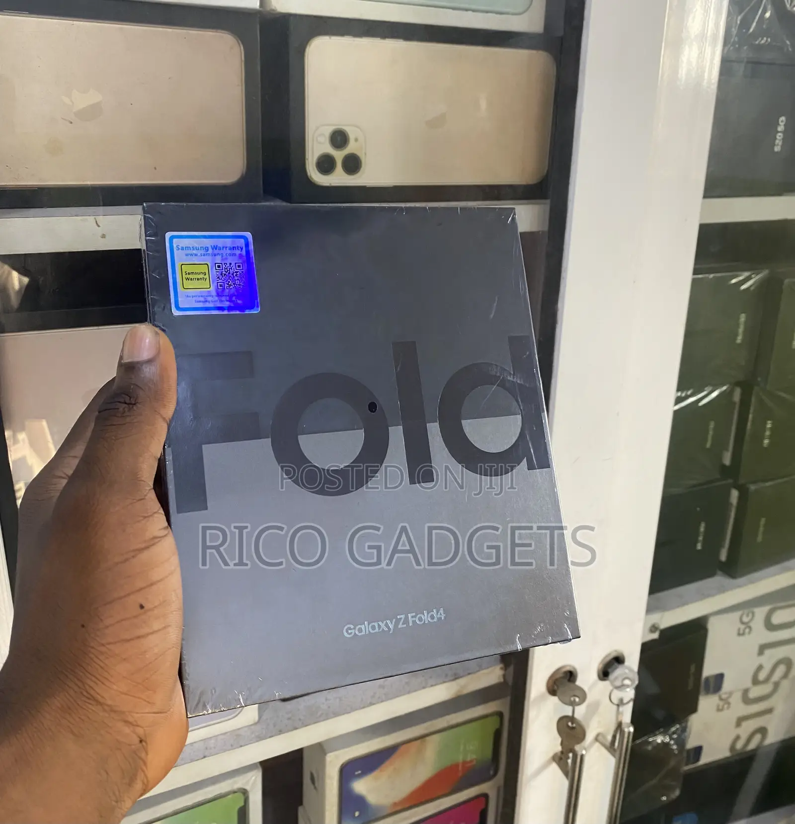New Samsung Galaxy Z Fold4 256 GB Black