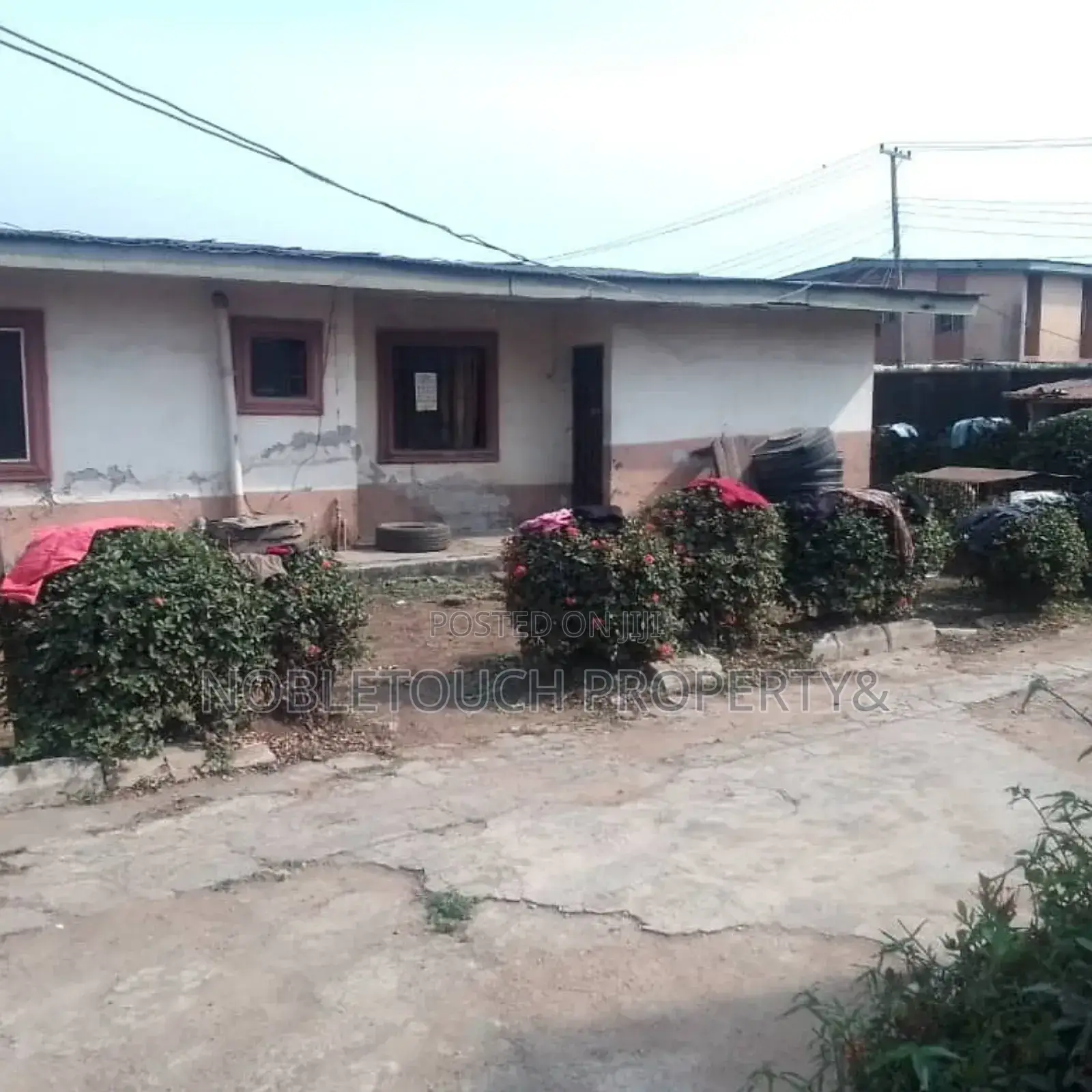 3bdrm Bungalow in Egbeda Lagos for sale