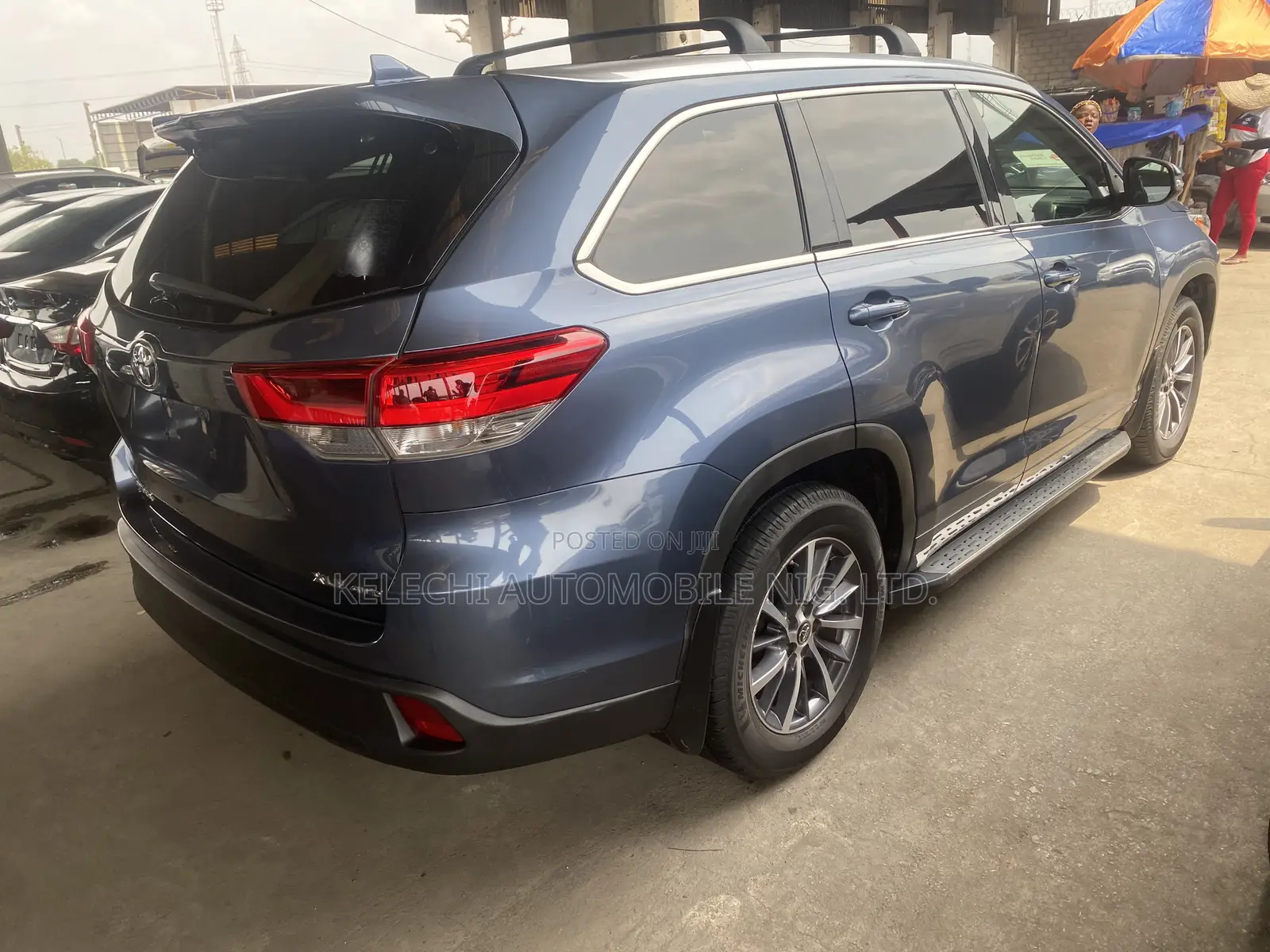 Toyota Highlander XLE 4x4 V6 (3.5L 6cyl 8A) 2018 Blue