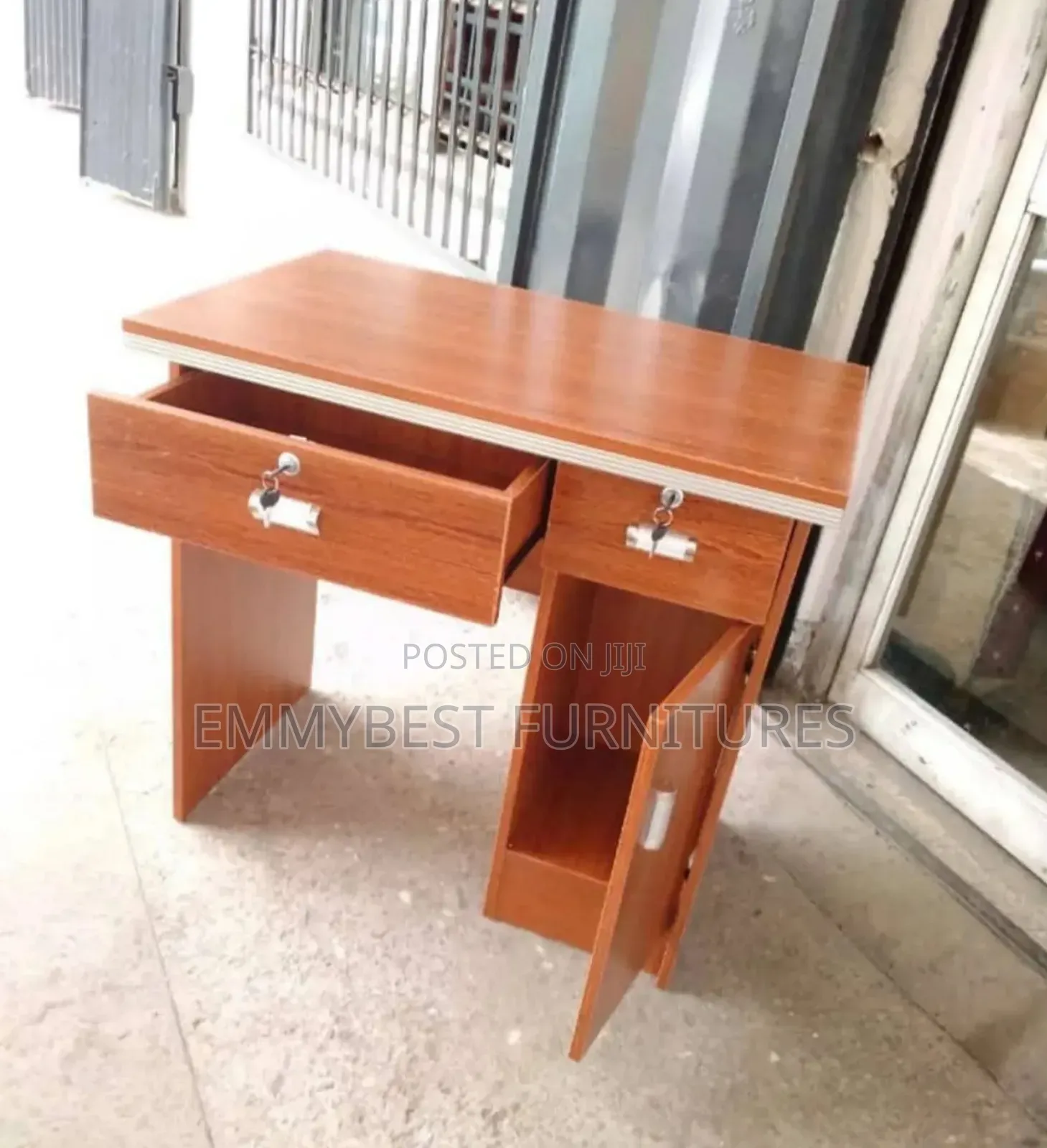 Portable Office Table