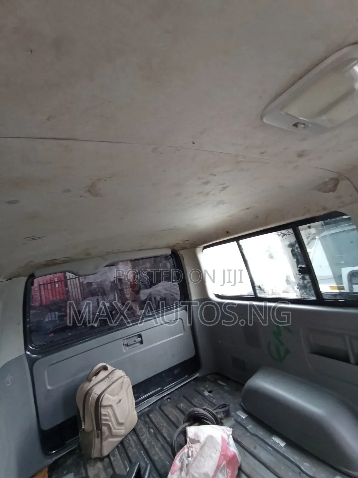 Toyota HiAce 2013 Black