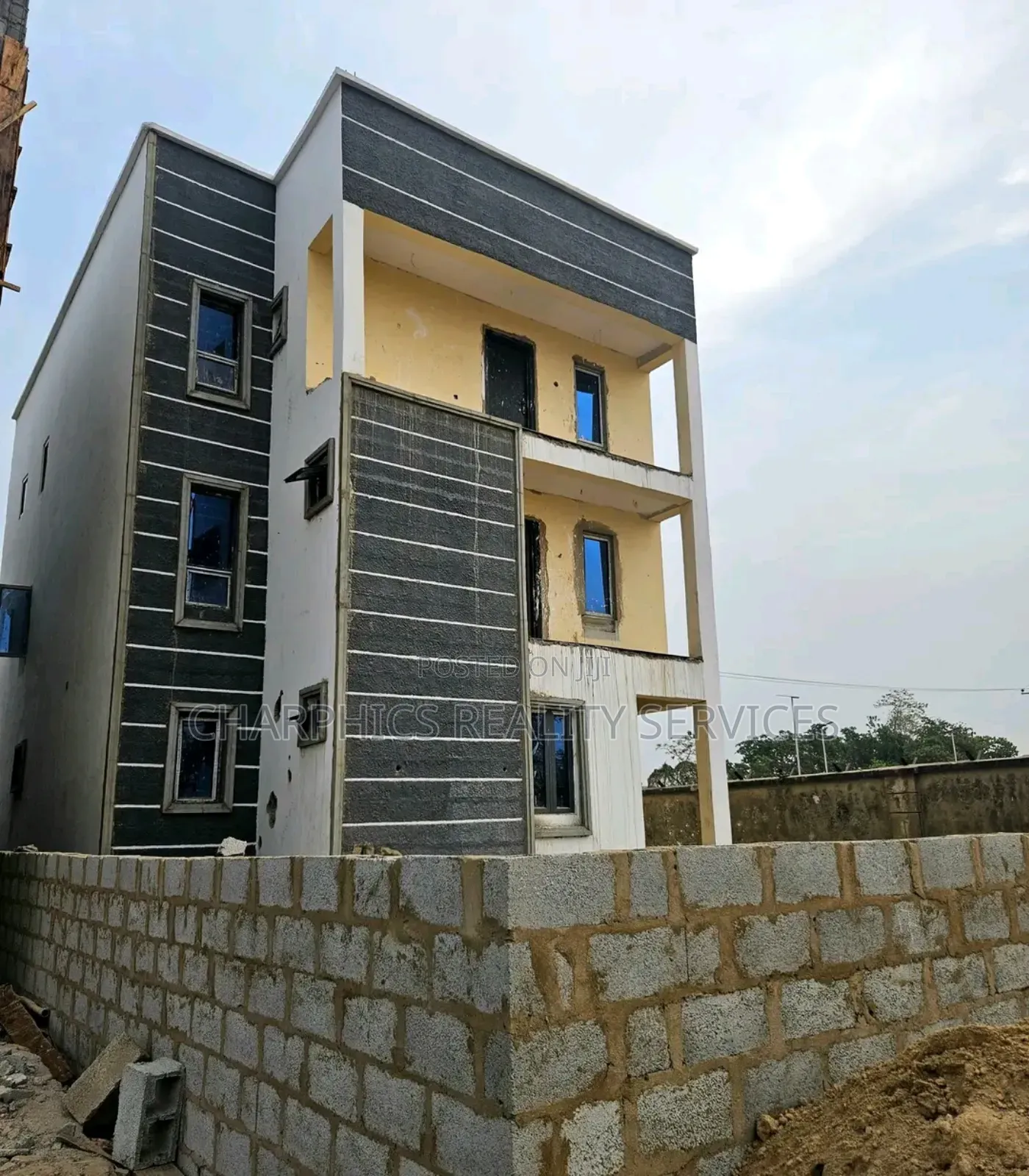 5bdrm Duplex in Gudu for sale