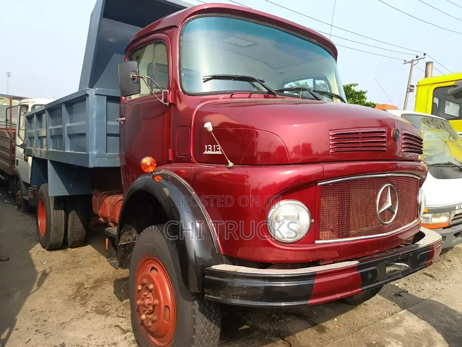 Mercedes Benz 911 Tipper With Auxiliary Gear