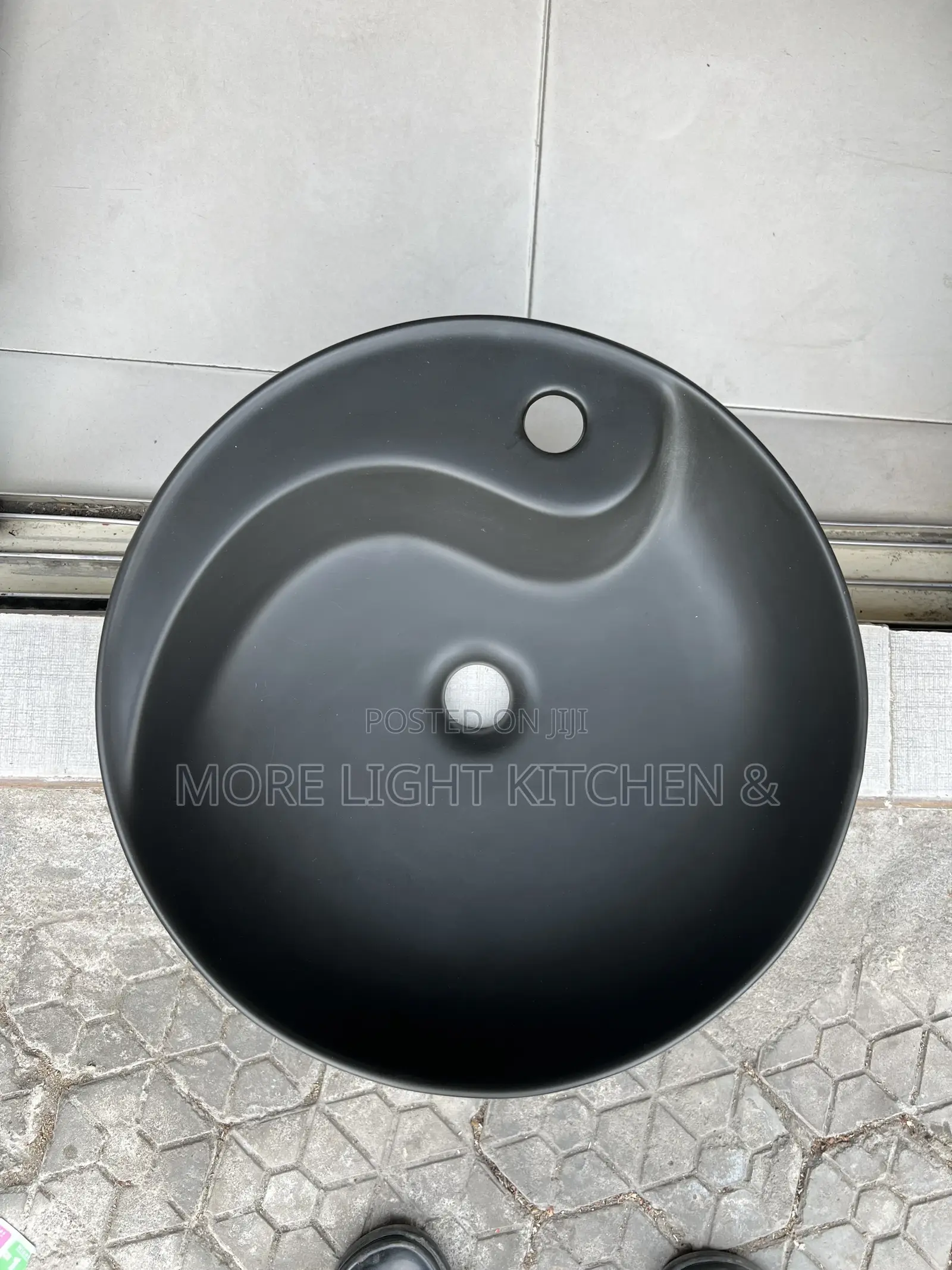 Executive Round Basin