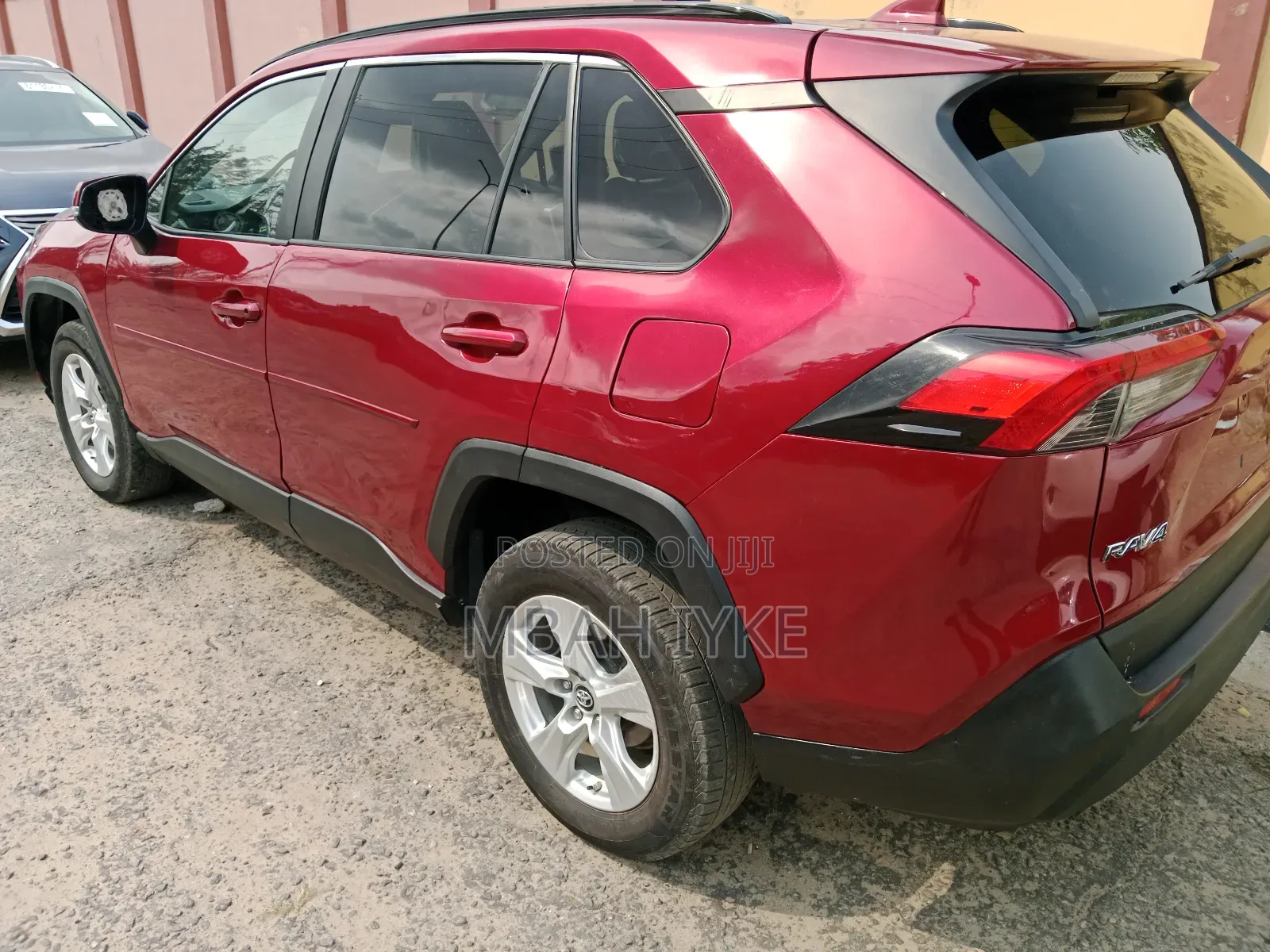 Toyota RAV4 XLE AWD 2020 Red