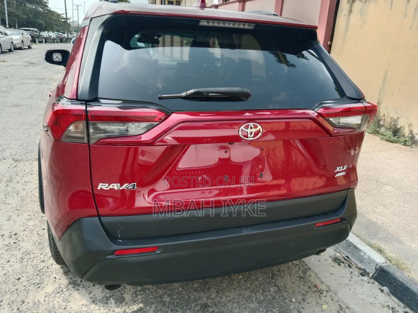 Toyota RAV4 XLE AWD 2020 Red