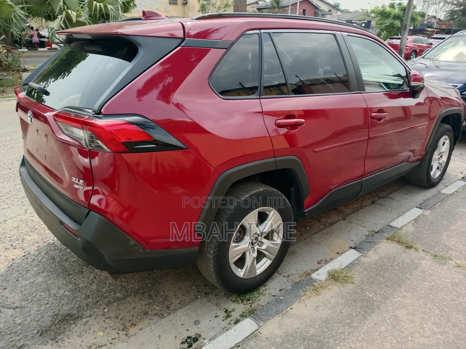 Toyota RAV4 XLE AWD 2020 Red