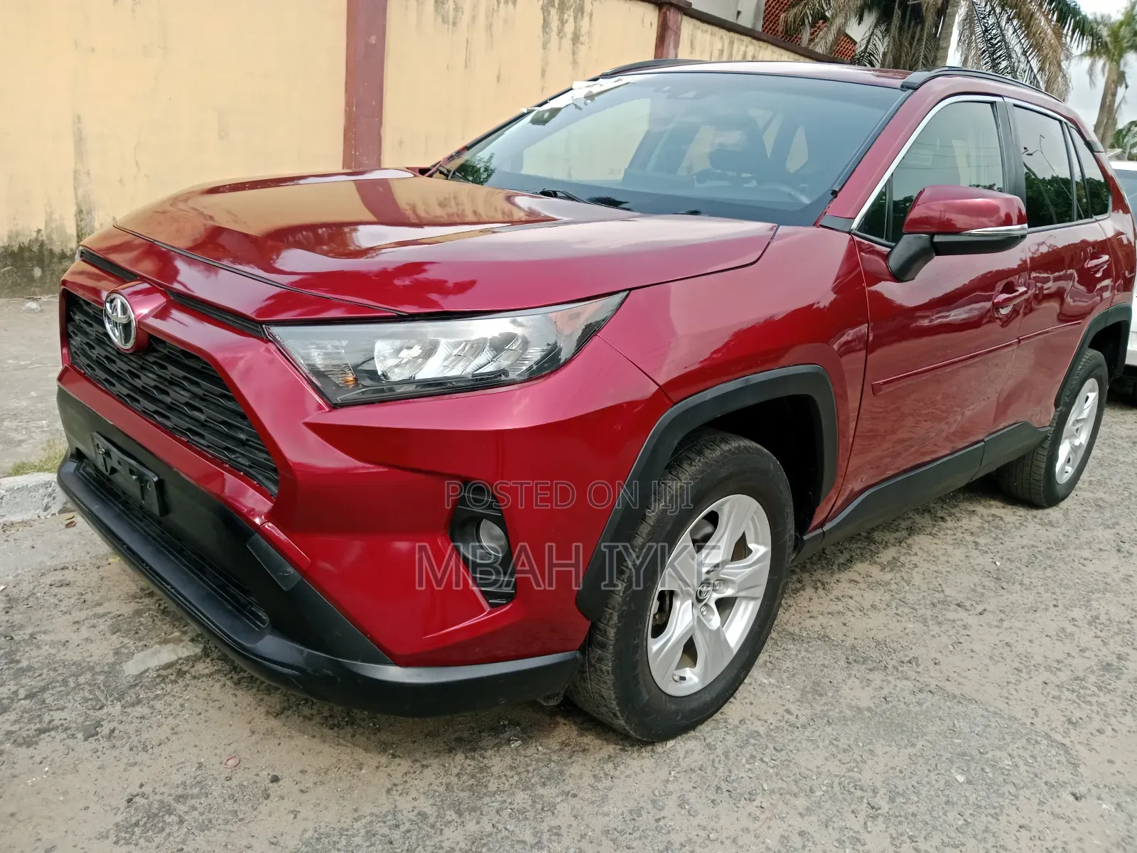 Toyota RAV4 XLE AWD 2020 Red