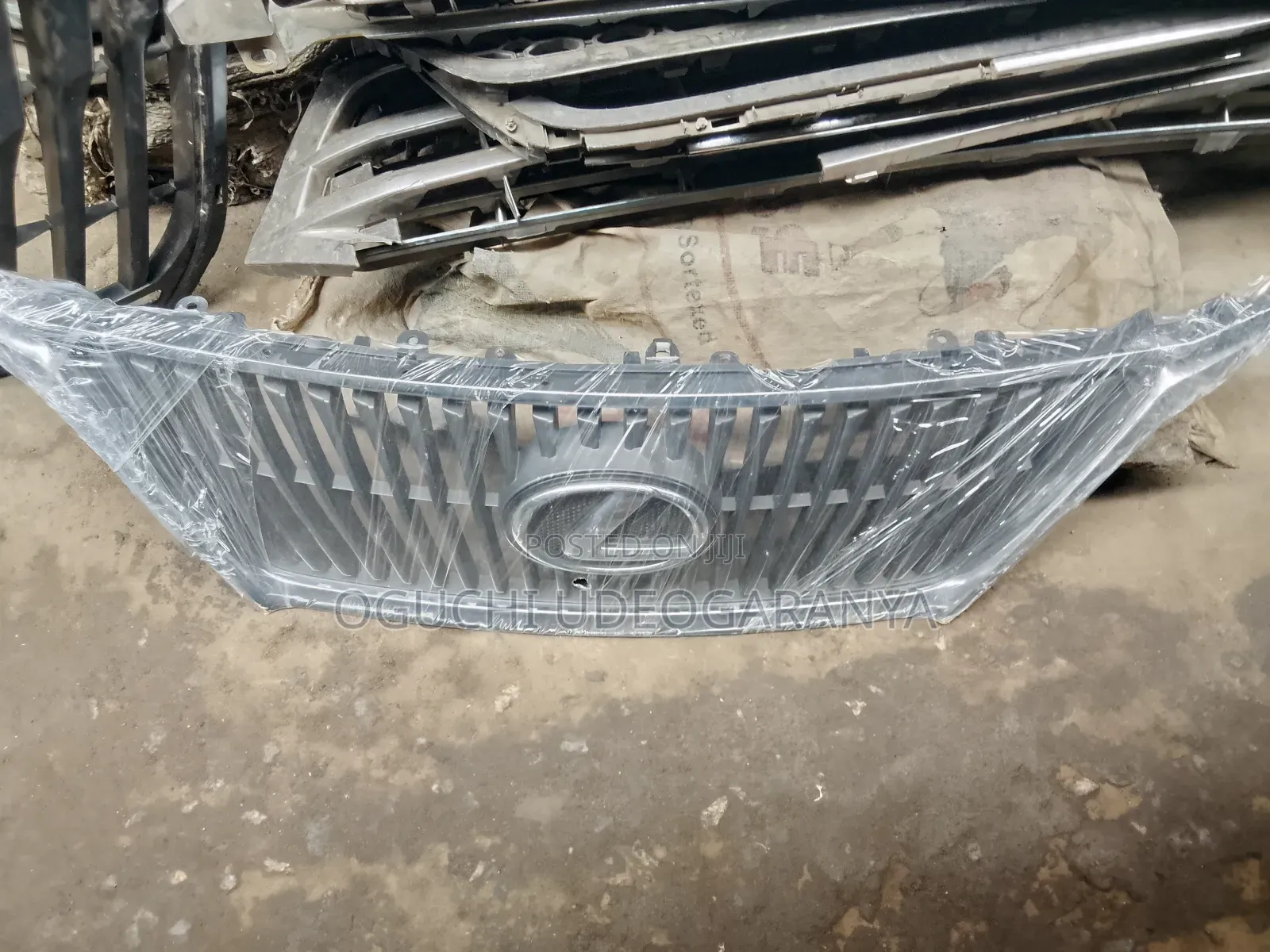 Front Grill Lexus RX350 2010