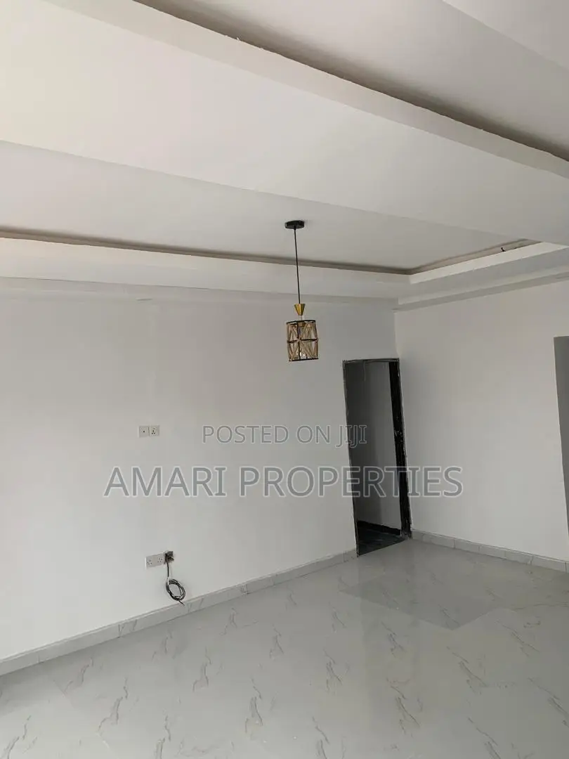 3bdrm Block of Flats in Majek, Sangotedo for rent