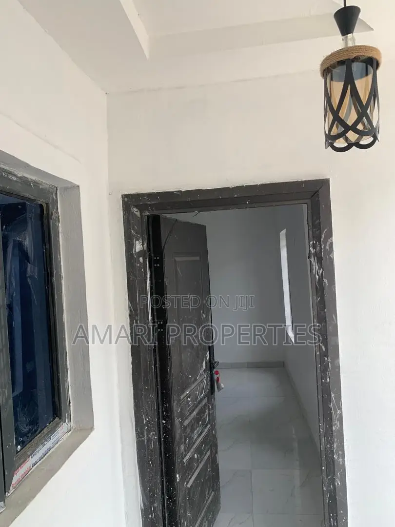 3bdrm Block of Flats in Majek, Sangotedo for rent