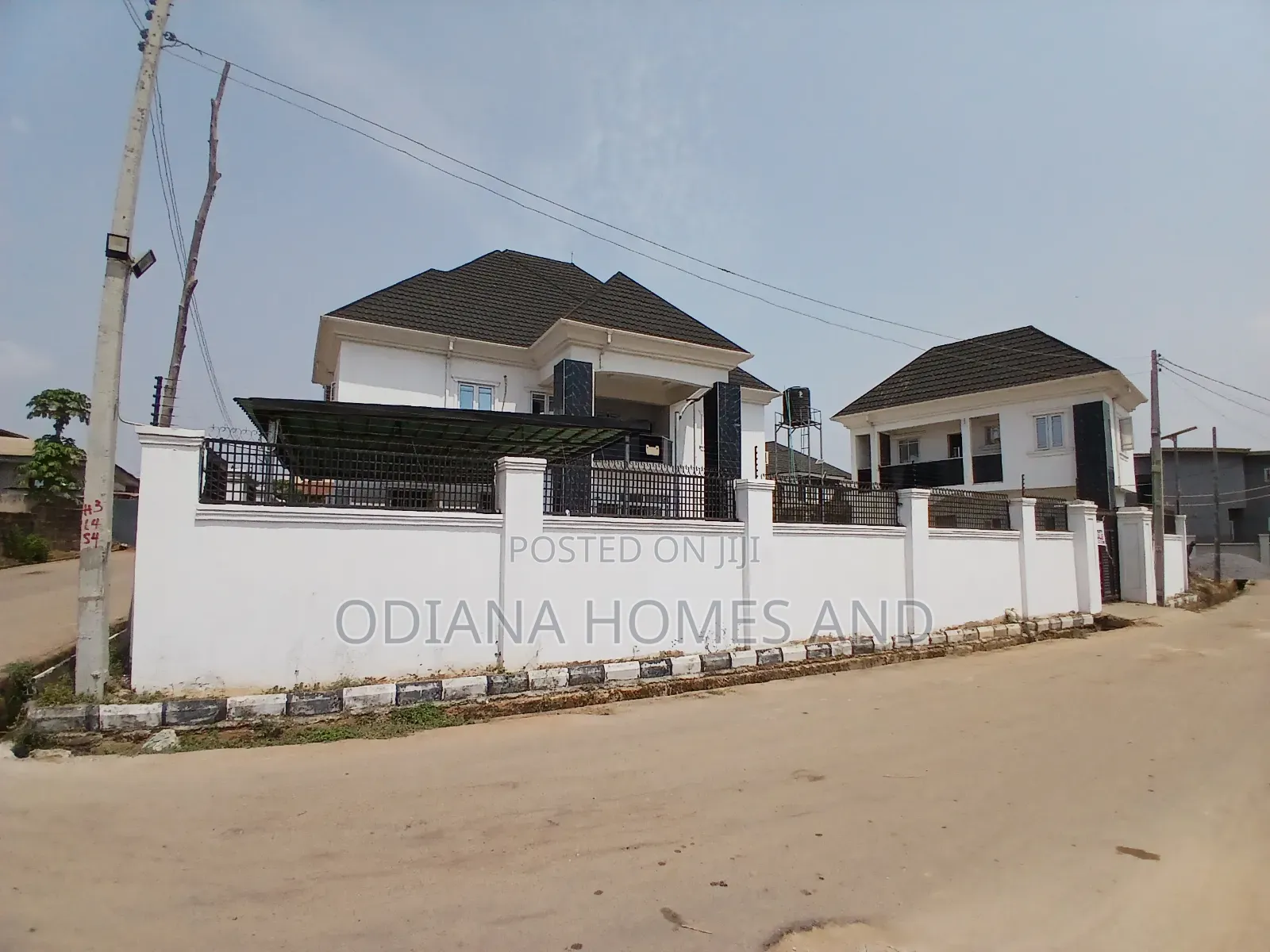 7bdrm Duplex in Adeoje Estate, Off for sale