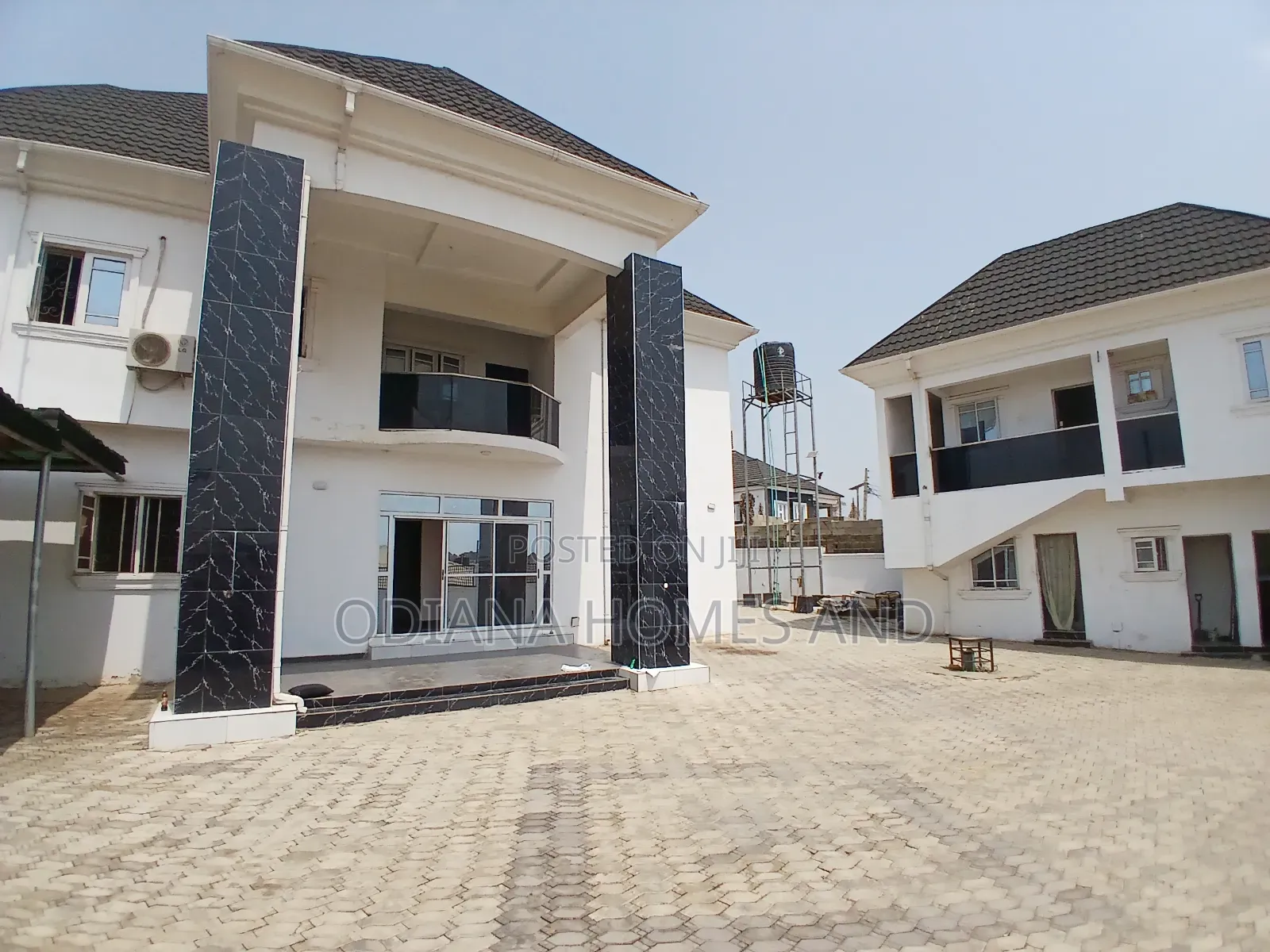 7bdrm Duplex in Adeoje Estate, Off for sale