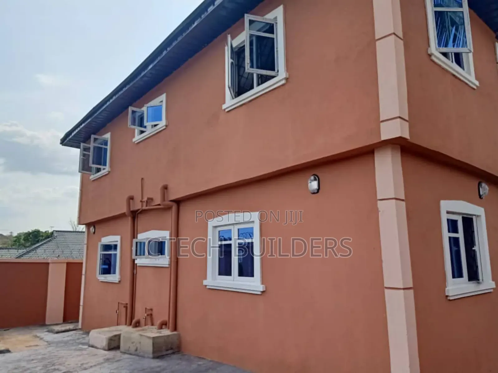 3bdrm Block of Flats in Benin City for sale