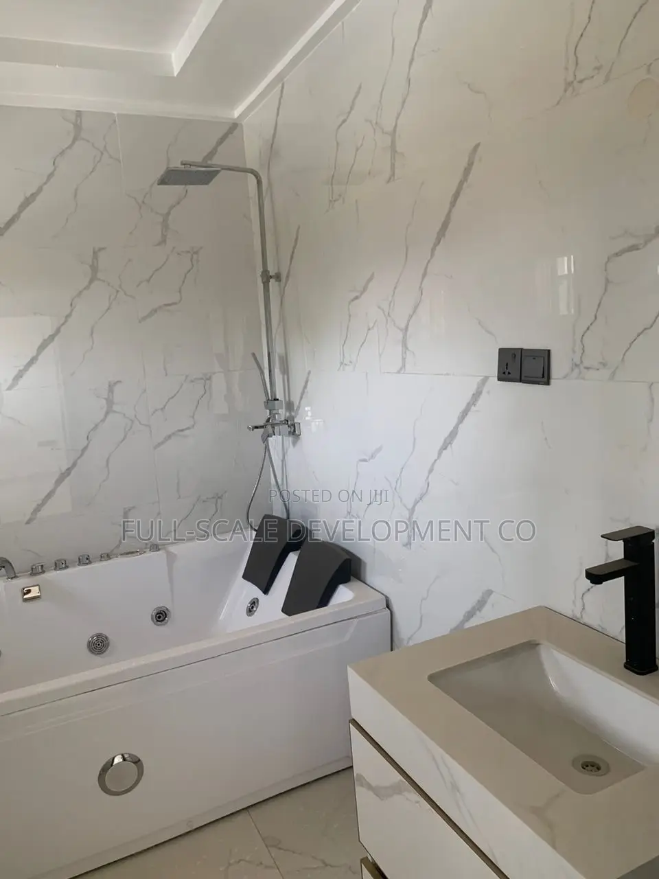 5bdrm House in 5-Bedroom Fully, Life Camp for sale
