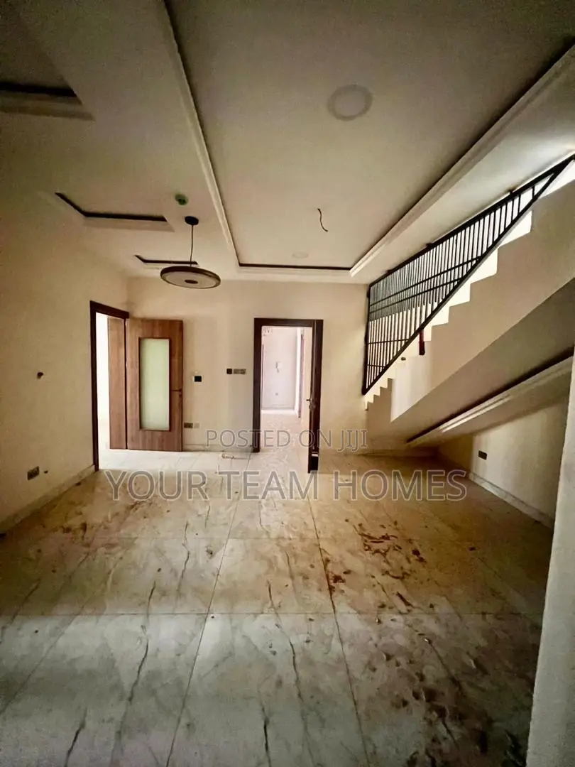 5bdrm Townhouse / Terrace in Maitama for rent