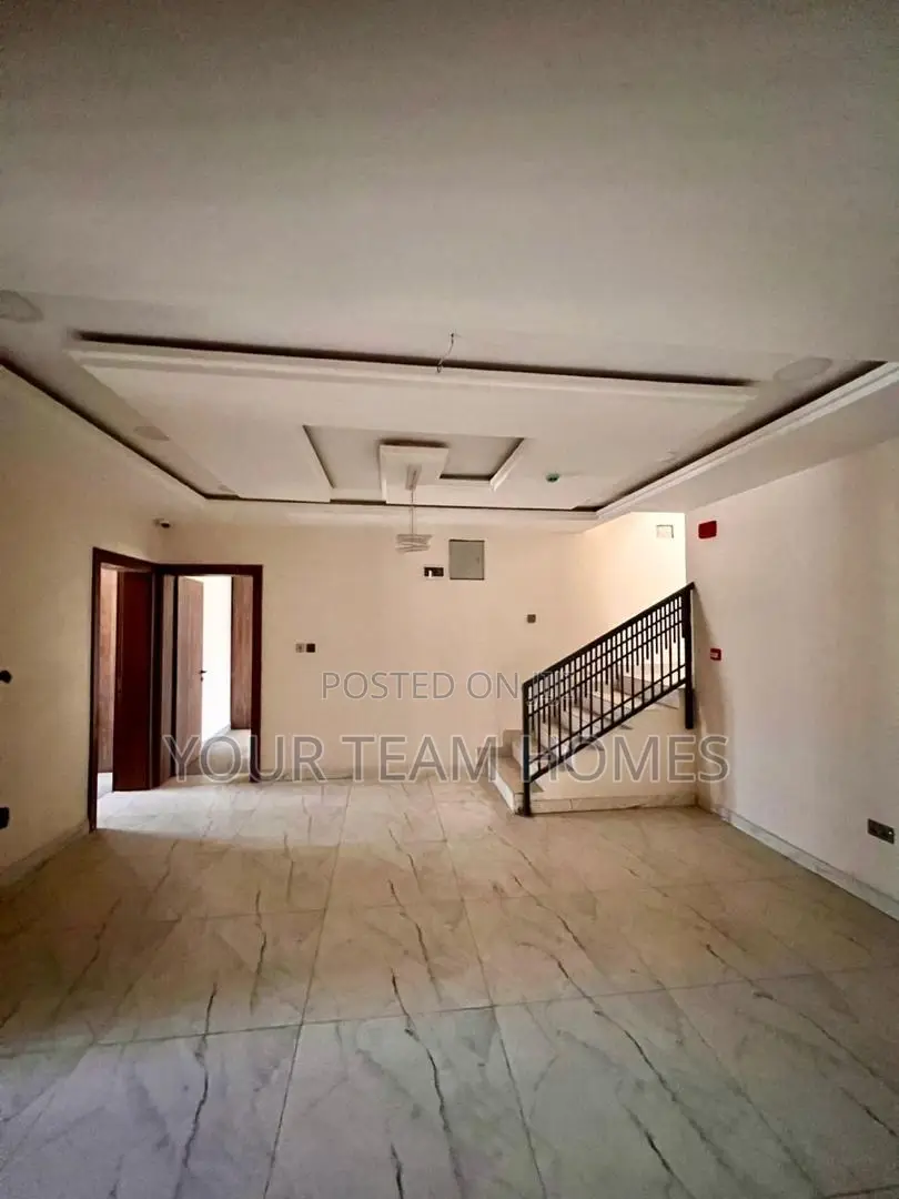 5bdrm Townhouse / Terrace in Maitama for rent