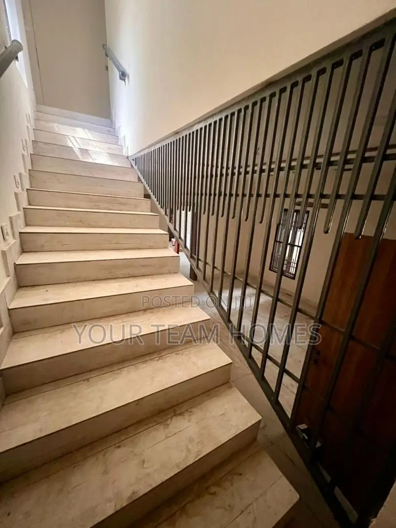 5bdrm Townhouse / Terrace in Maitama for rent