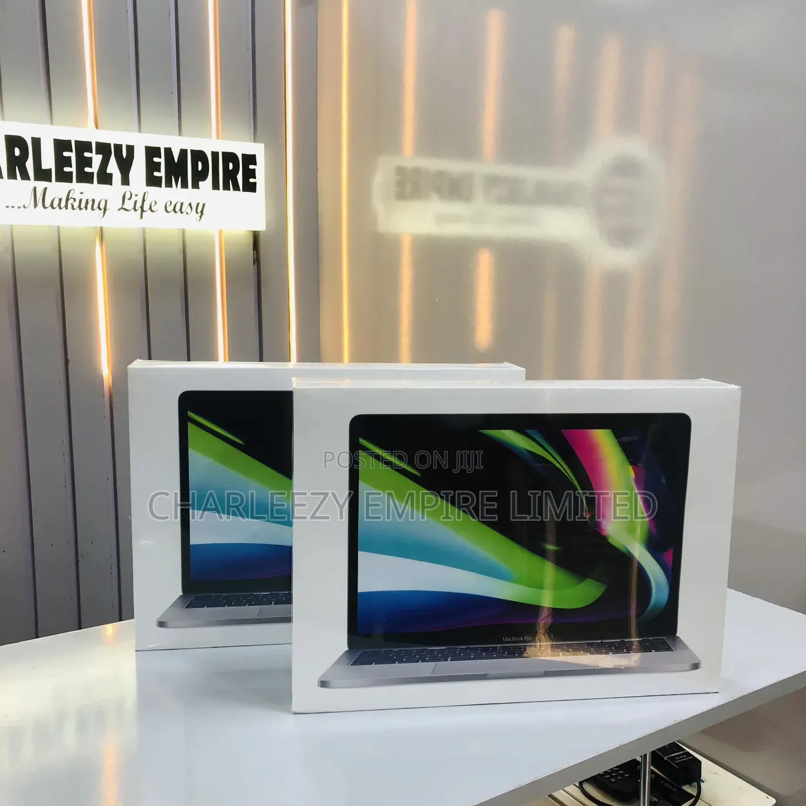 New Laptop Apple MacBook Pro 8GB Apple M2 SSD 256GB