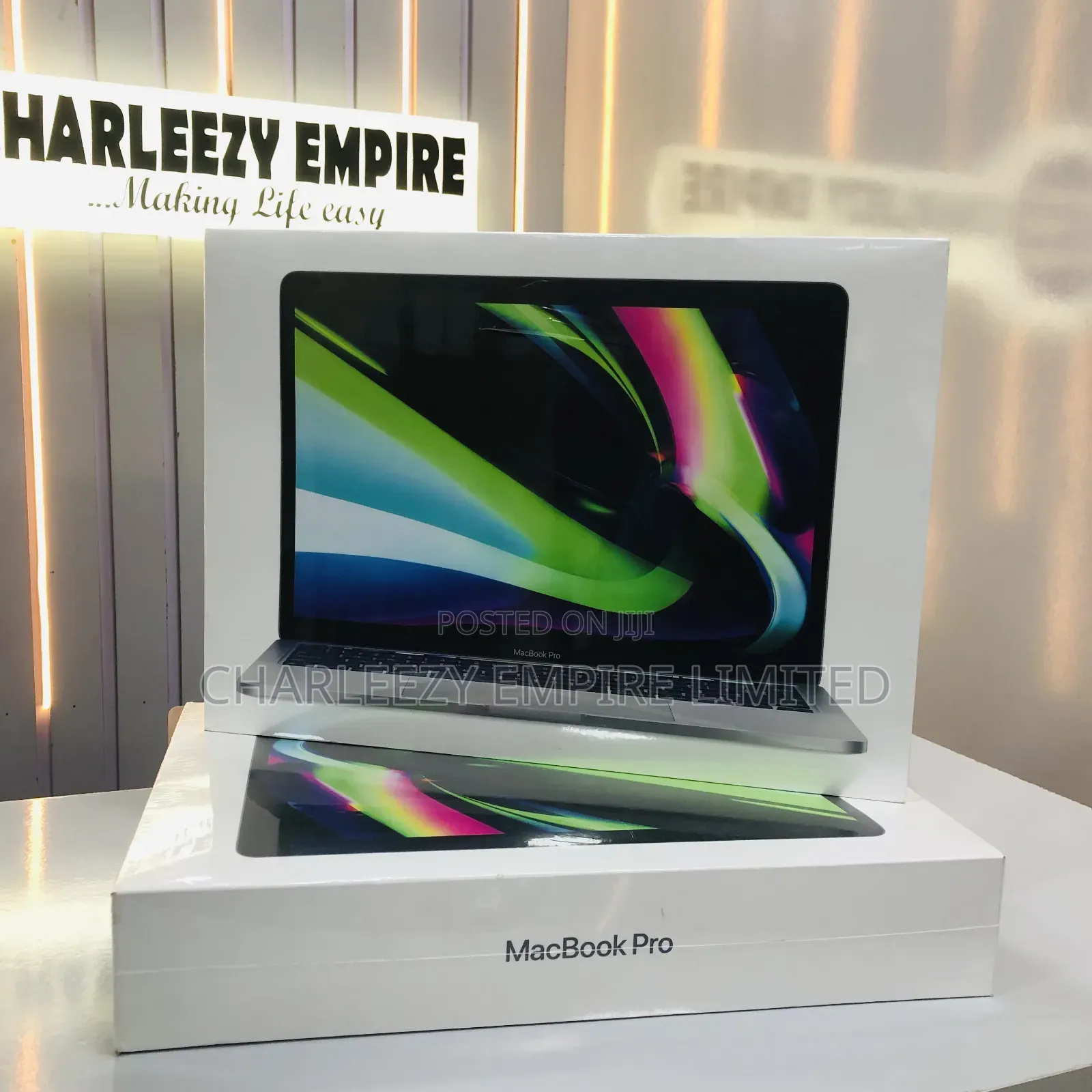 New Laptop Apple MacBook Pro 8GB Apple M2 SSD 256GB