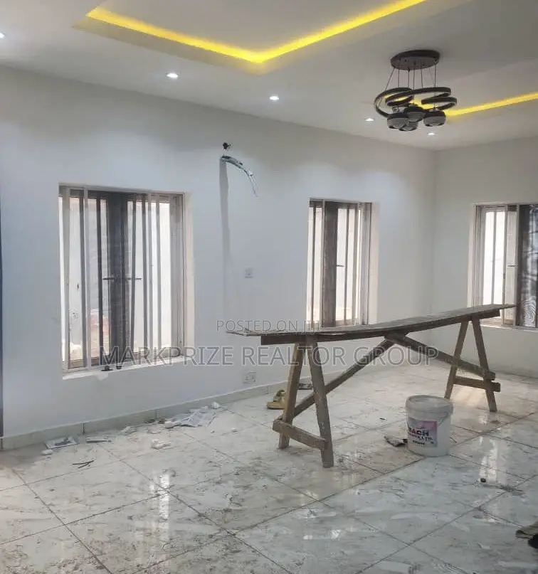 4bdrm Duplex in Magodo Gra Lagos for sale