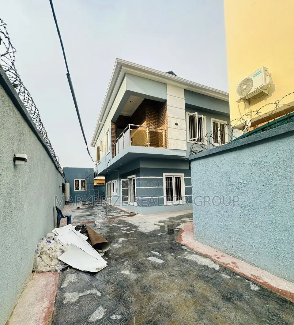 4bdrm Duplex in Magodo Gra Lagos for sale