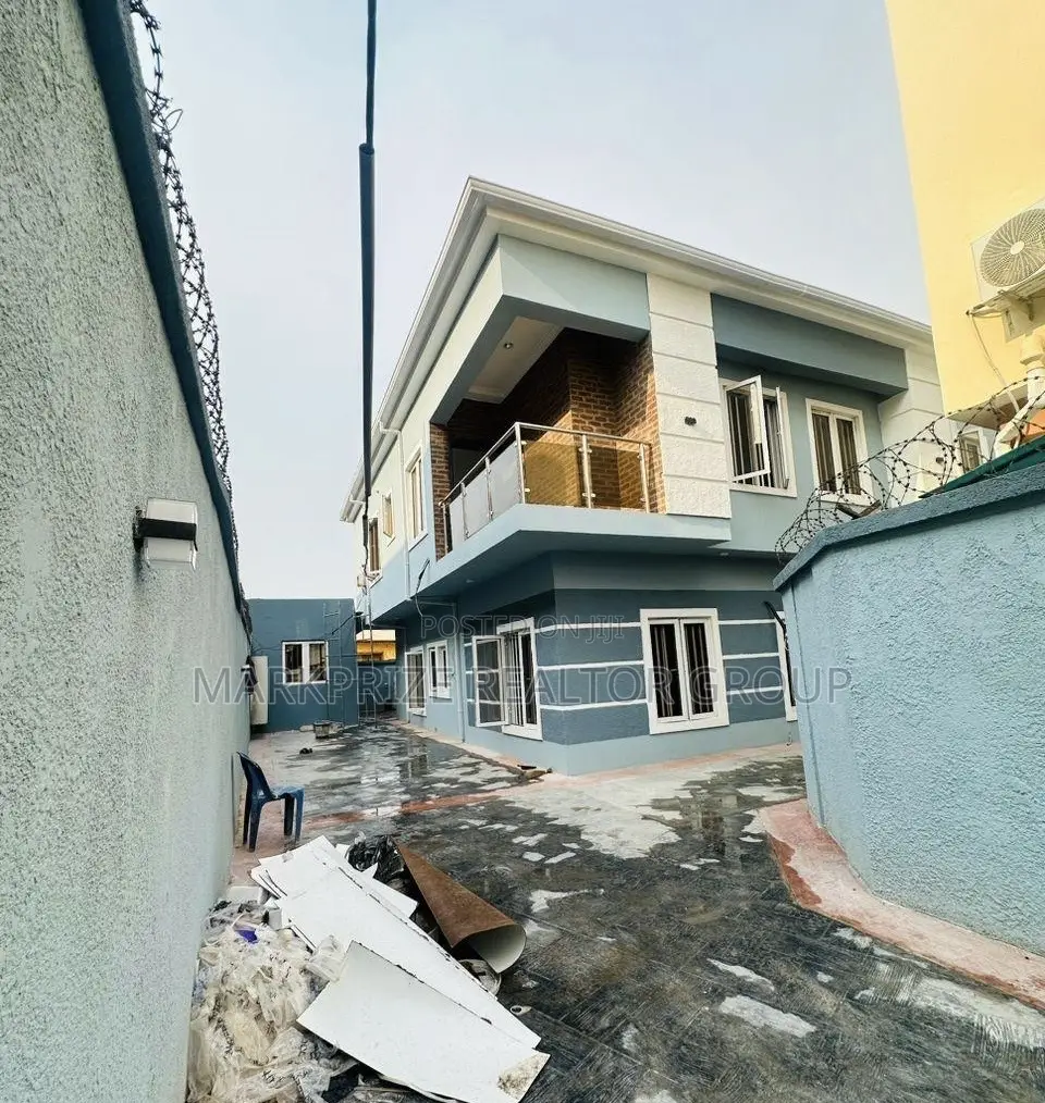 4bdrm Duplex in Magodo Gra Lagos for sale