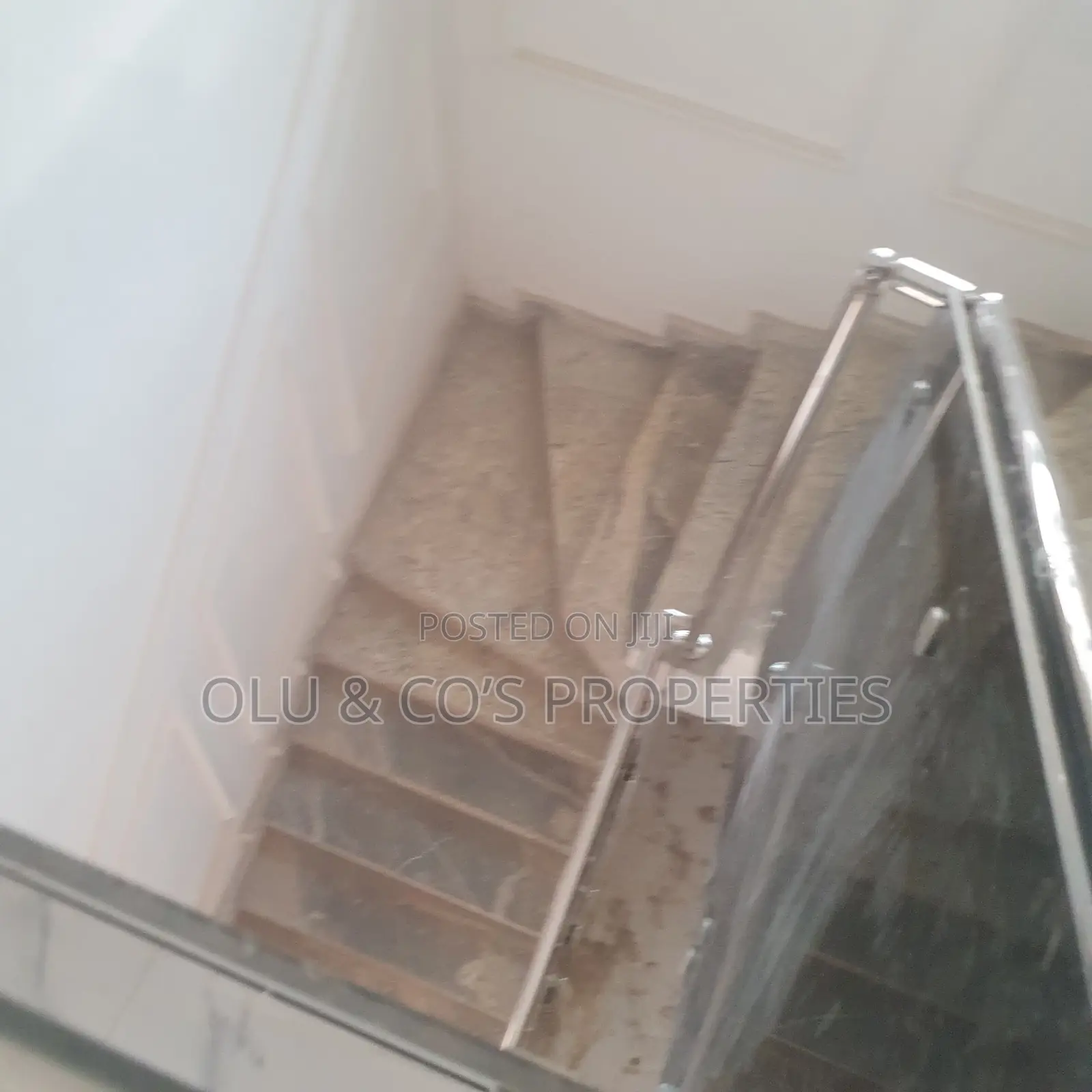 4bdrm Duplex in Behind Glory Dome, Lugbe District for rent