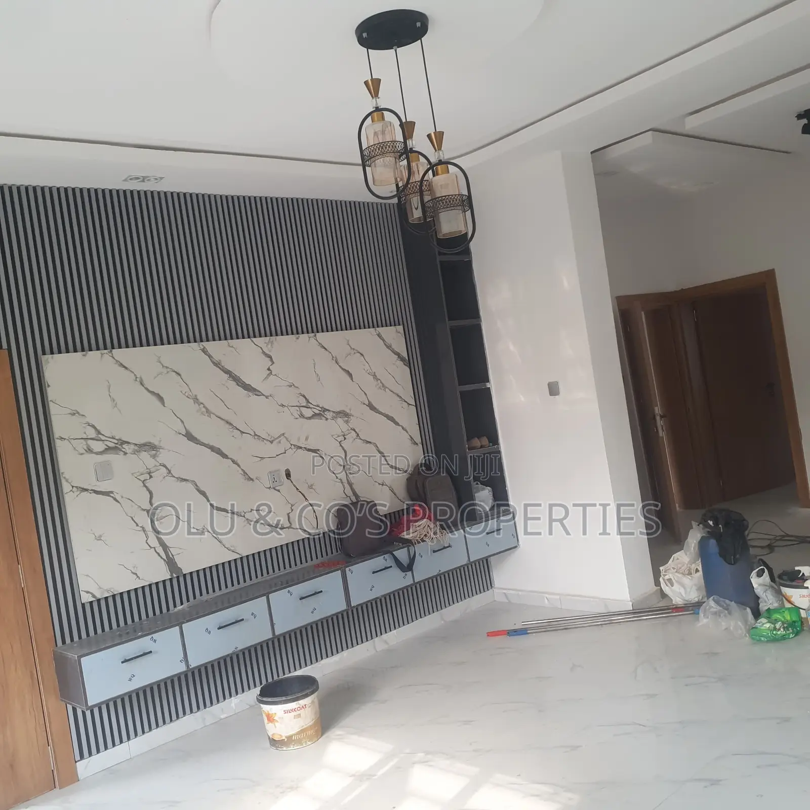 4bdrm Duplex in Behind Glory Dome, Lugbe District for rent