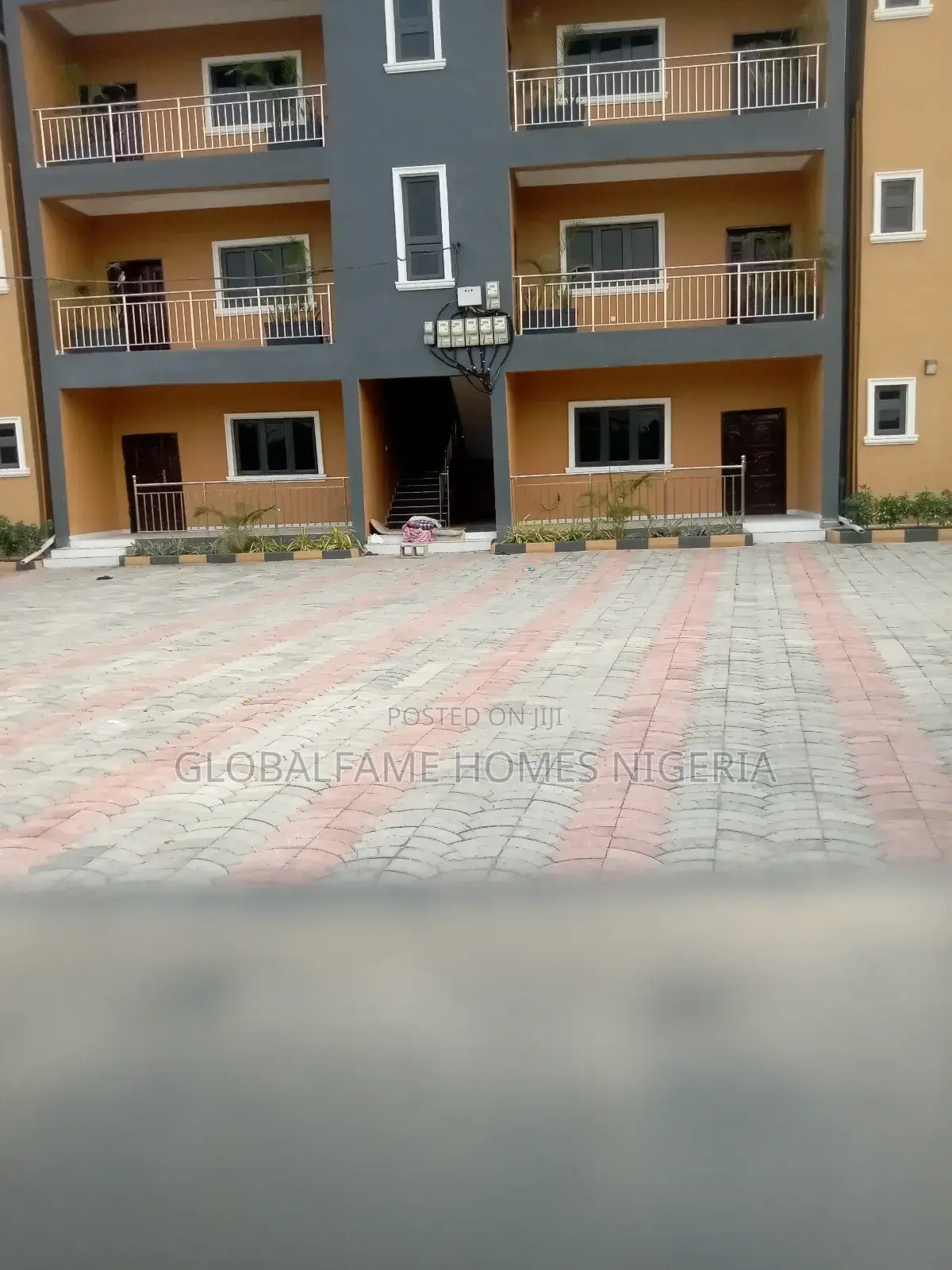 3bdrm Block of Flats in Golf Road Lakowe for rent