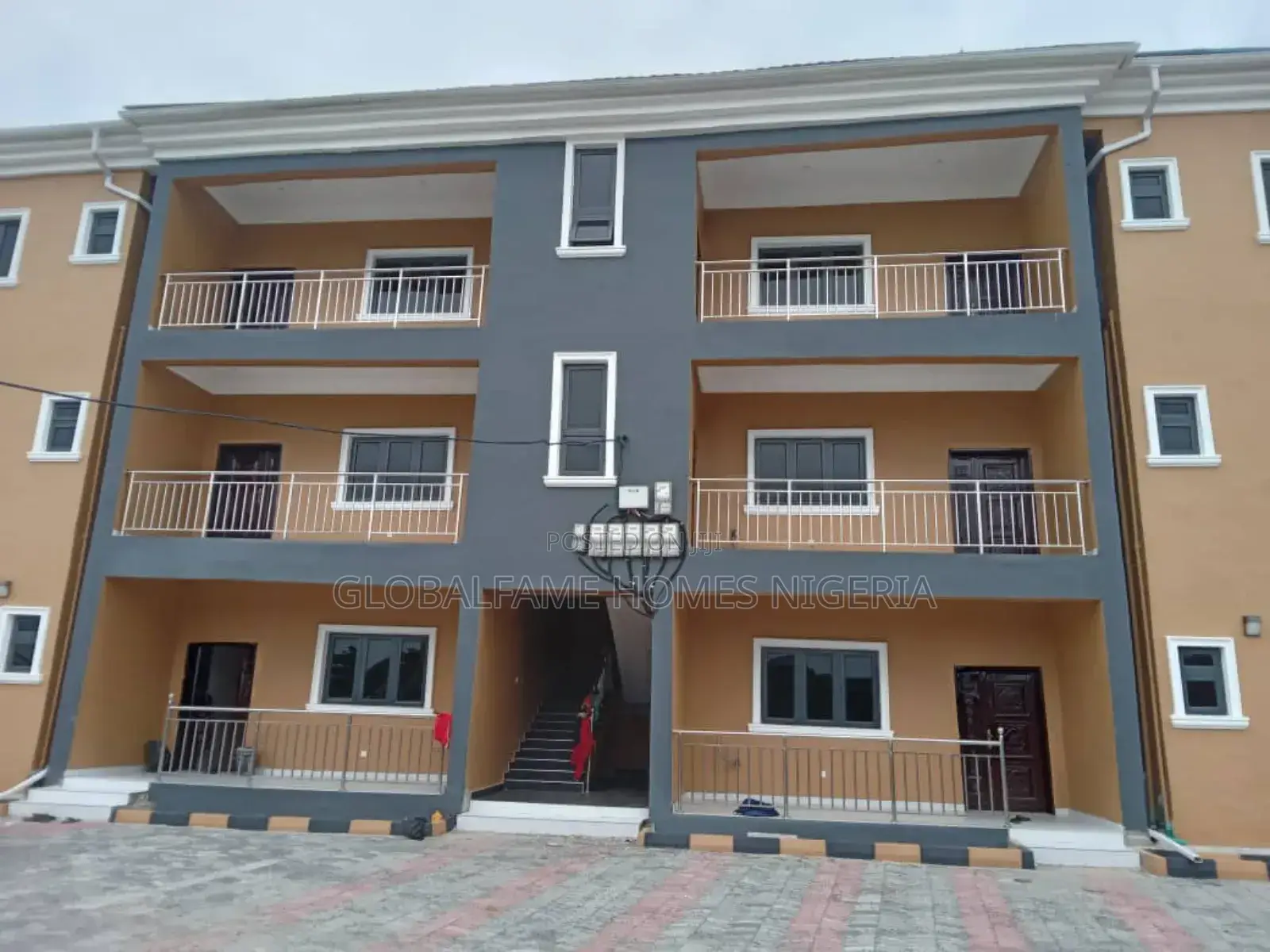 3bdrm Block of Flats in Golf Road Lakowe for rent