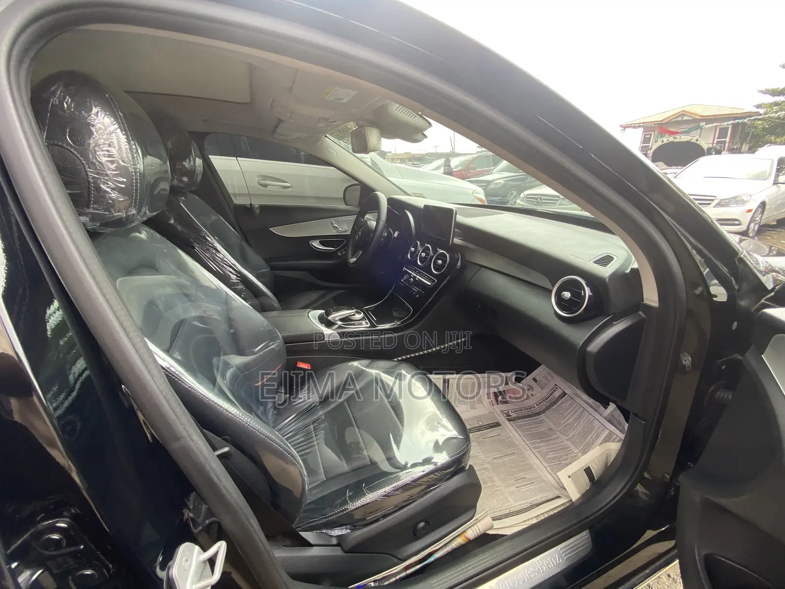 Mercedes-Benz C300 2017 Black