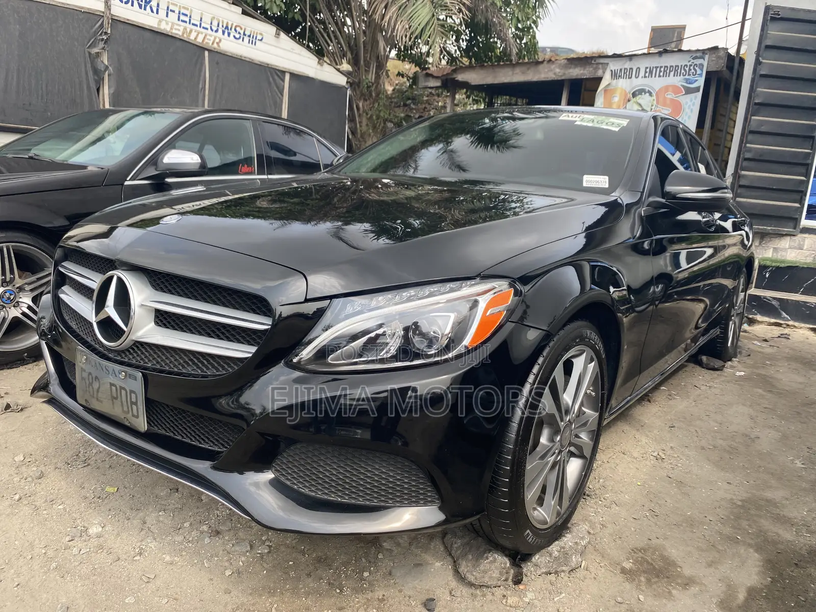 Mercedes-Benz C300 2017 Black