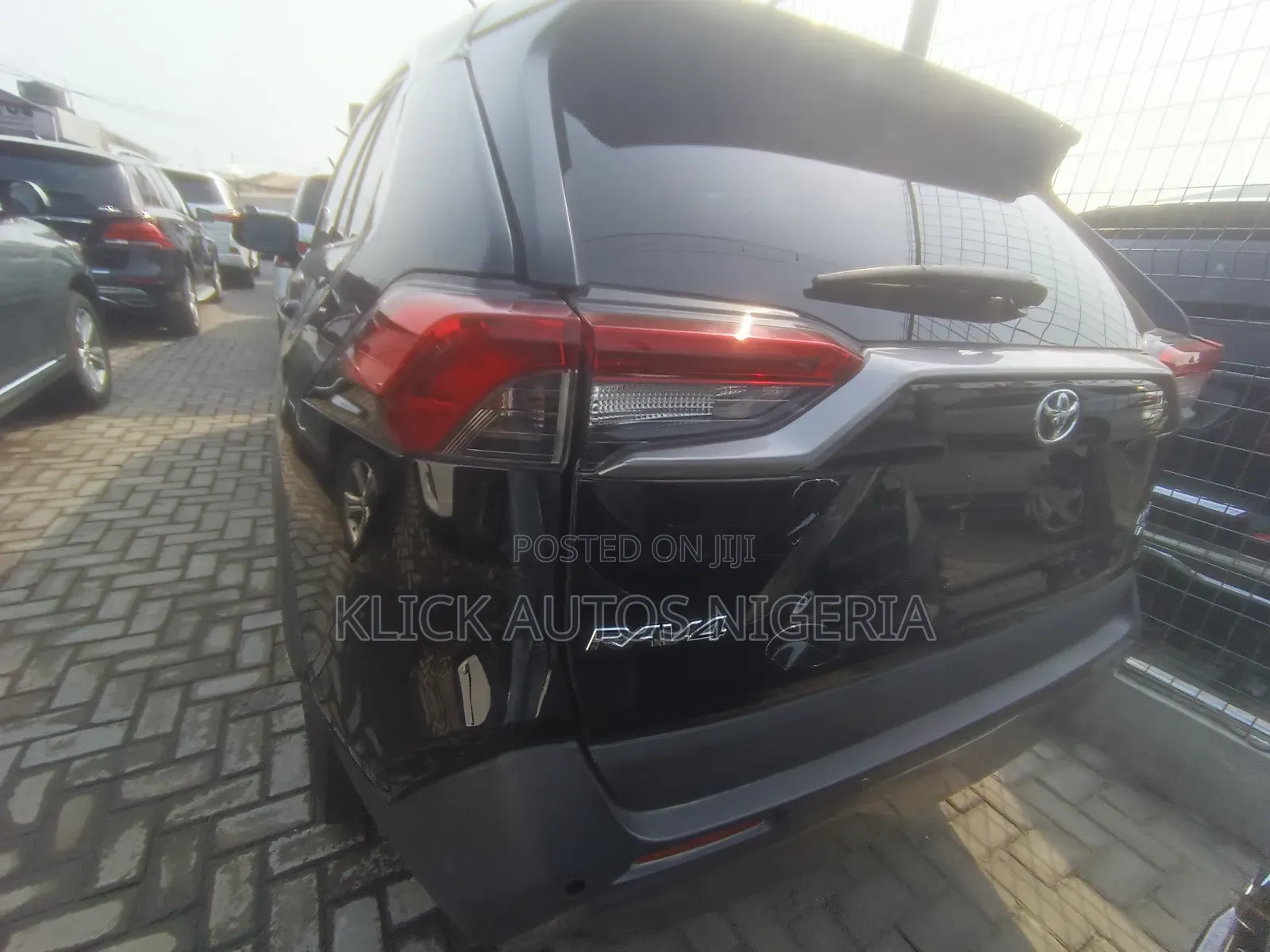 Toyota RAV4 XLE AWD 2019 Black