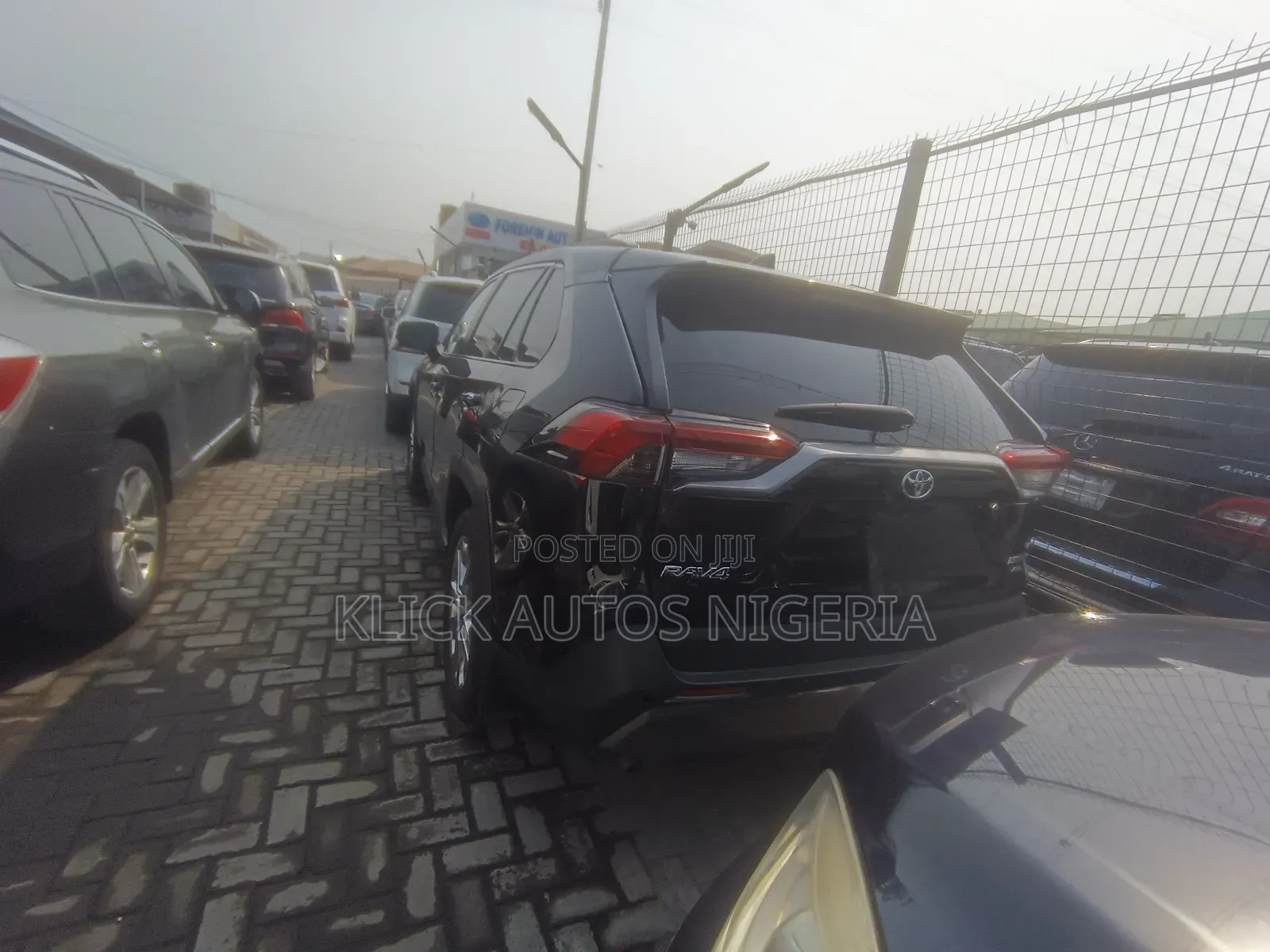 Toyota RAV4 XLE AWD 2019 Black