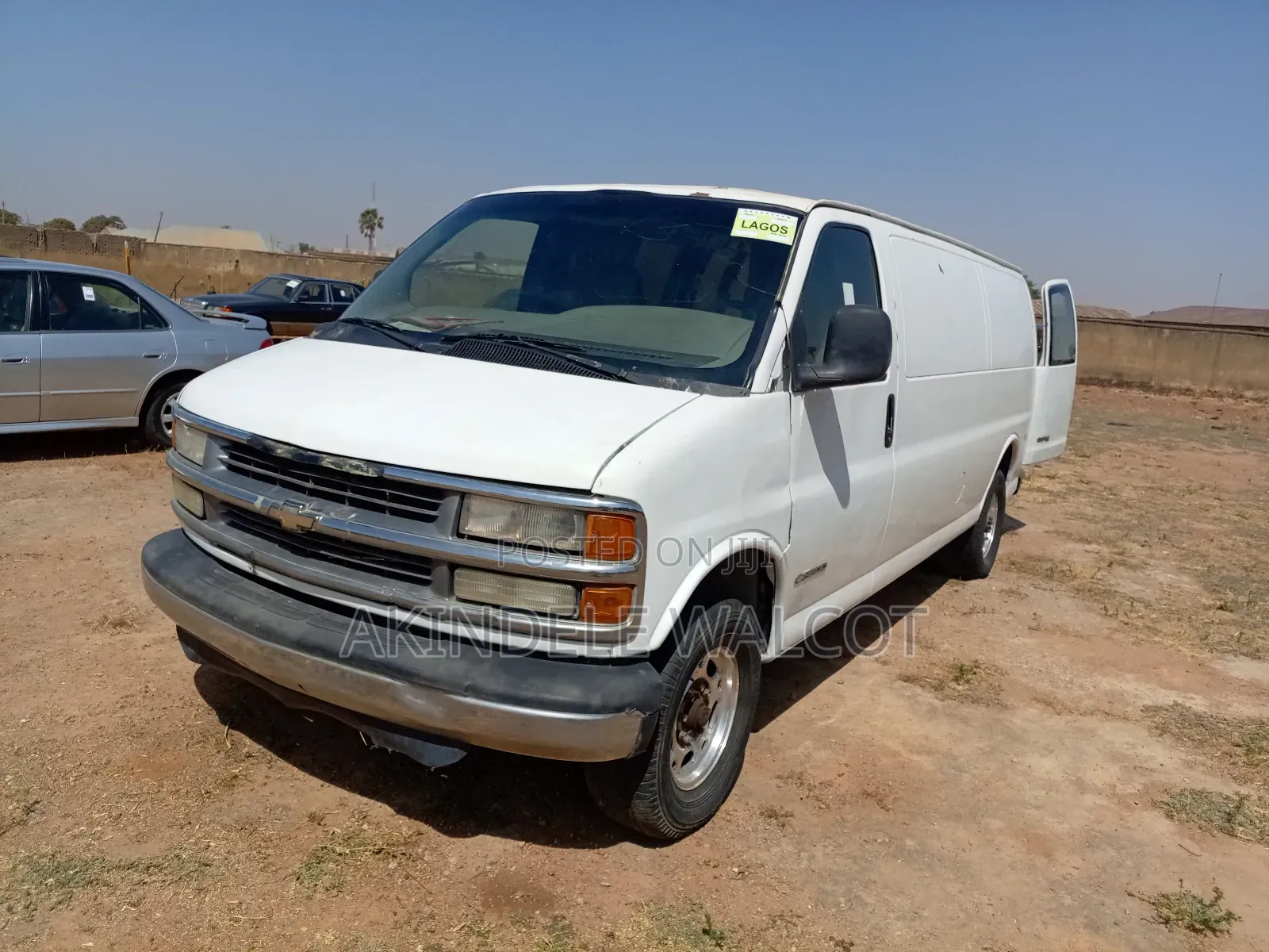 Chevrolet Shcool Bus 2008 White