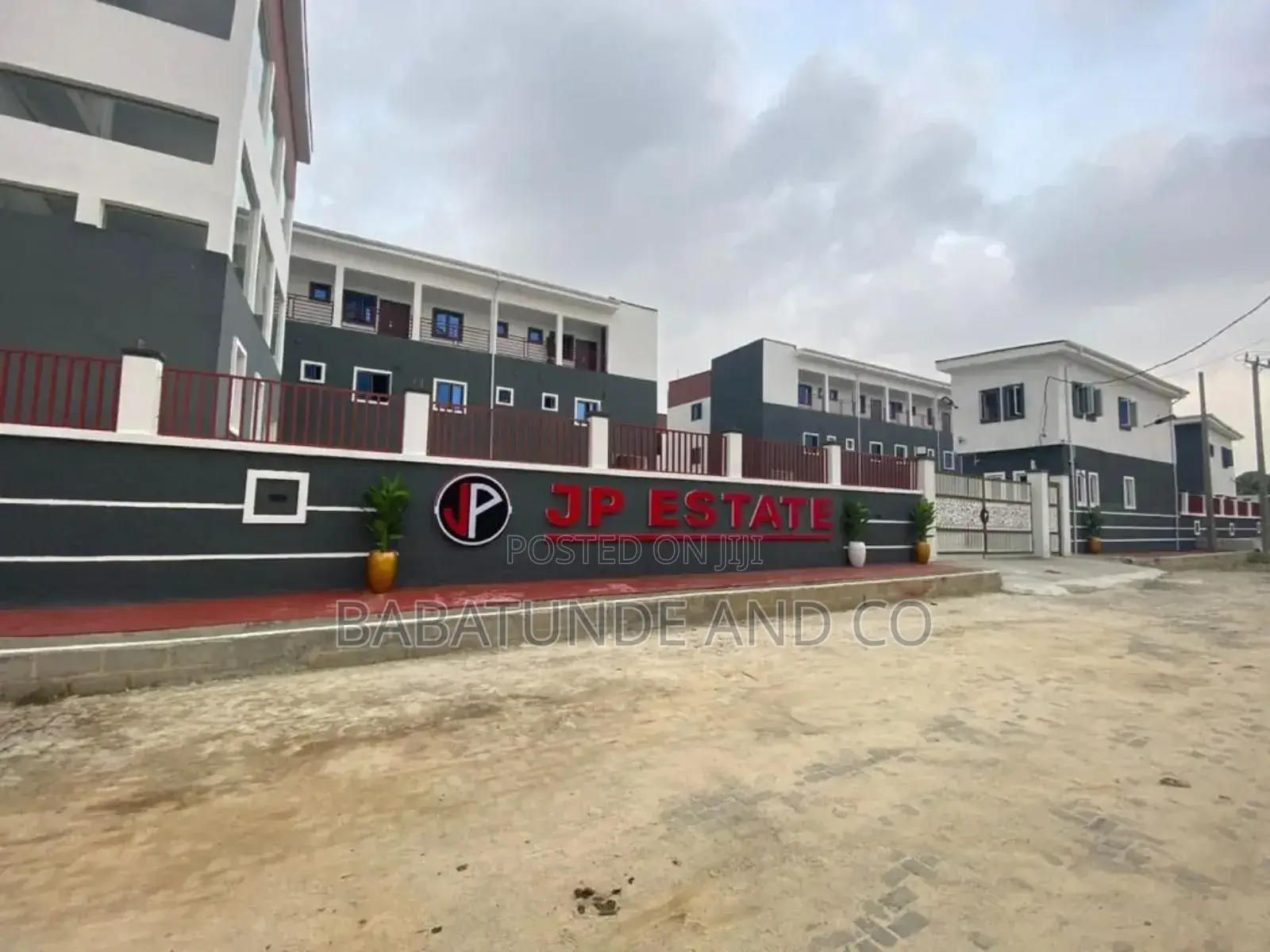 5bdrm Duplex in Jp Estate for sale