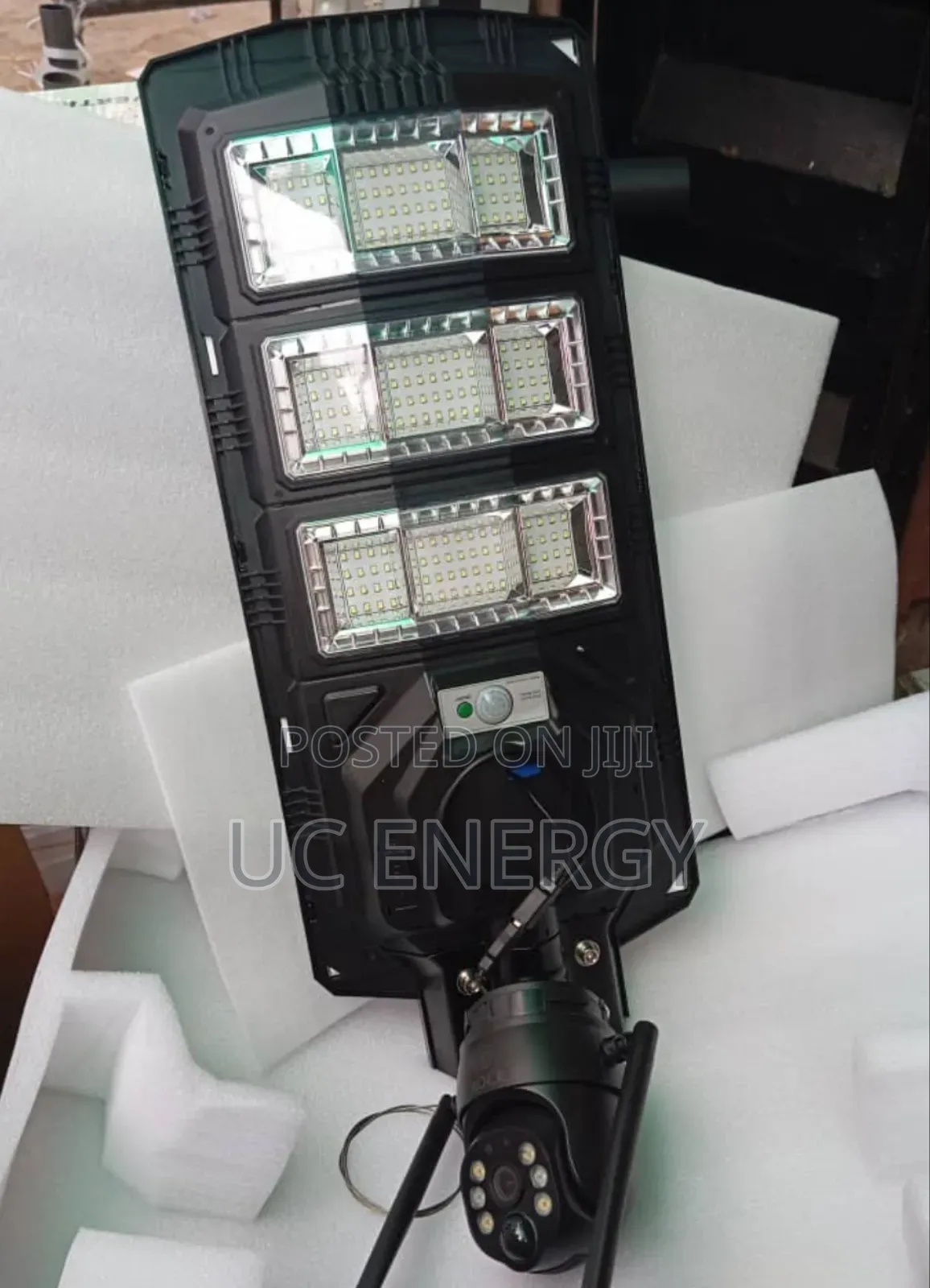 450W 2 in 1 Solar Street Light and Camera