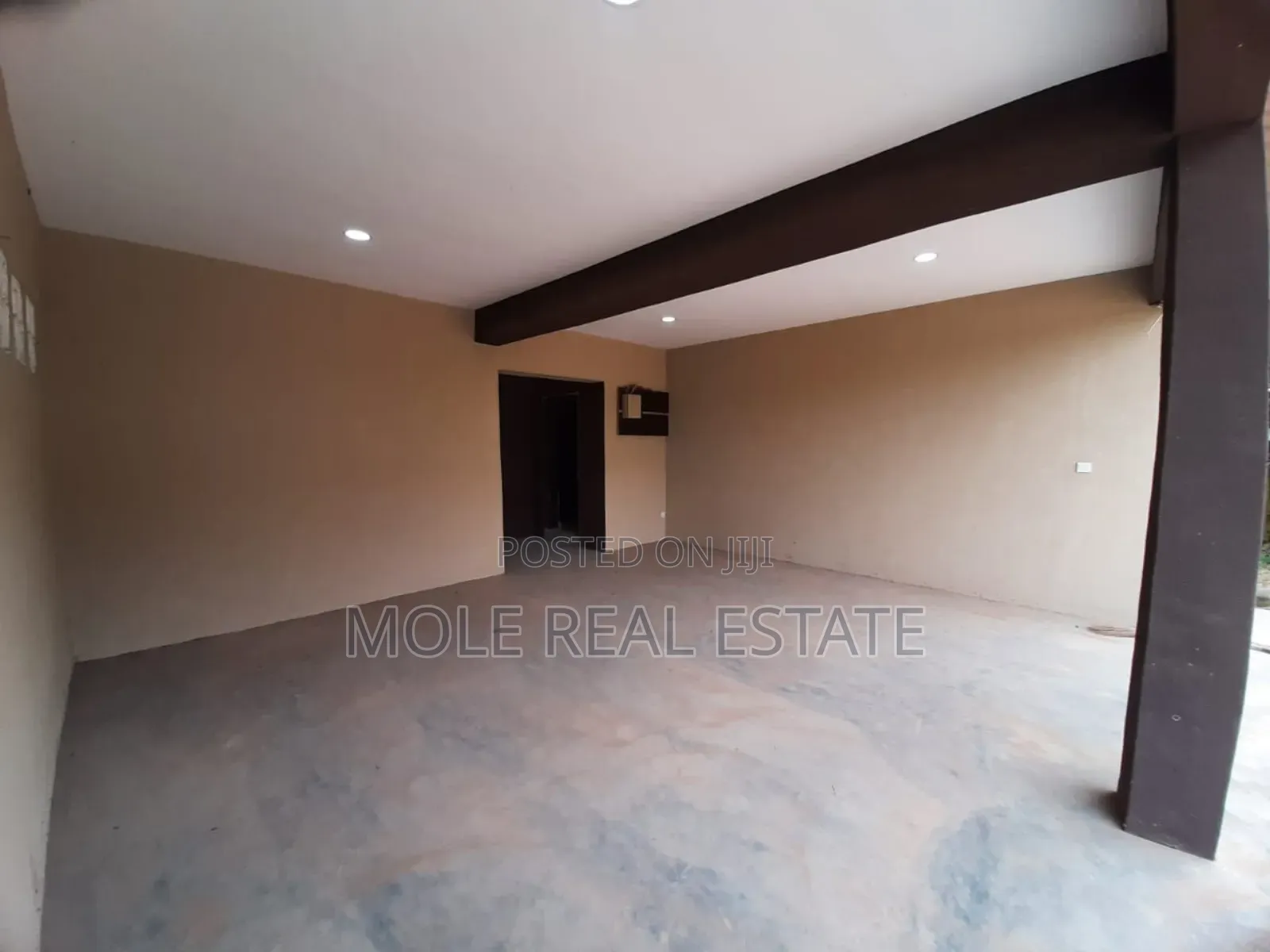 2bdrm Block of Flats in Akute for sale