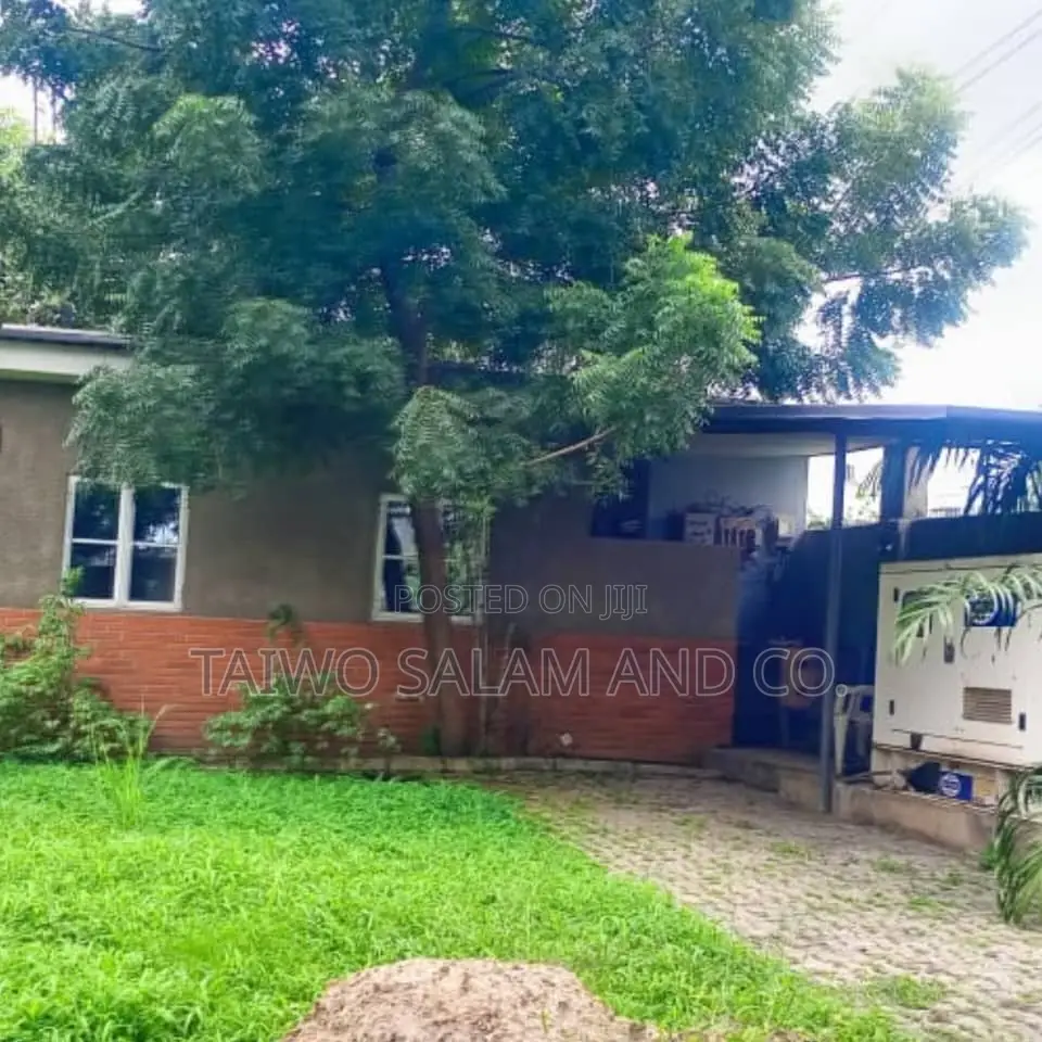 4bdrm Bungalow in Iyanganku for sale