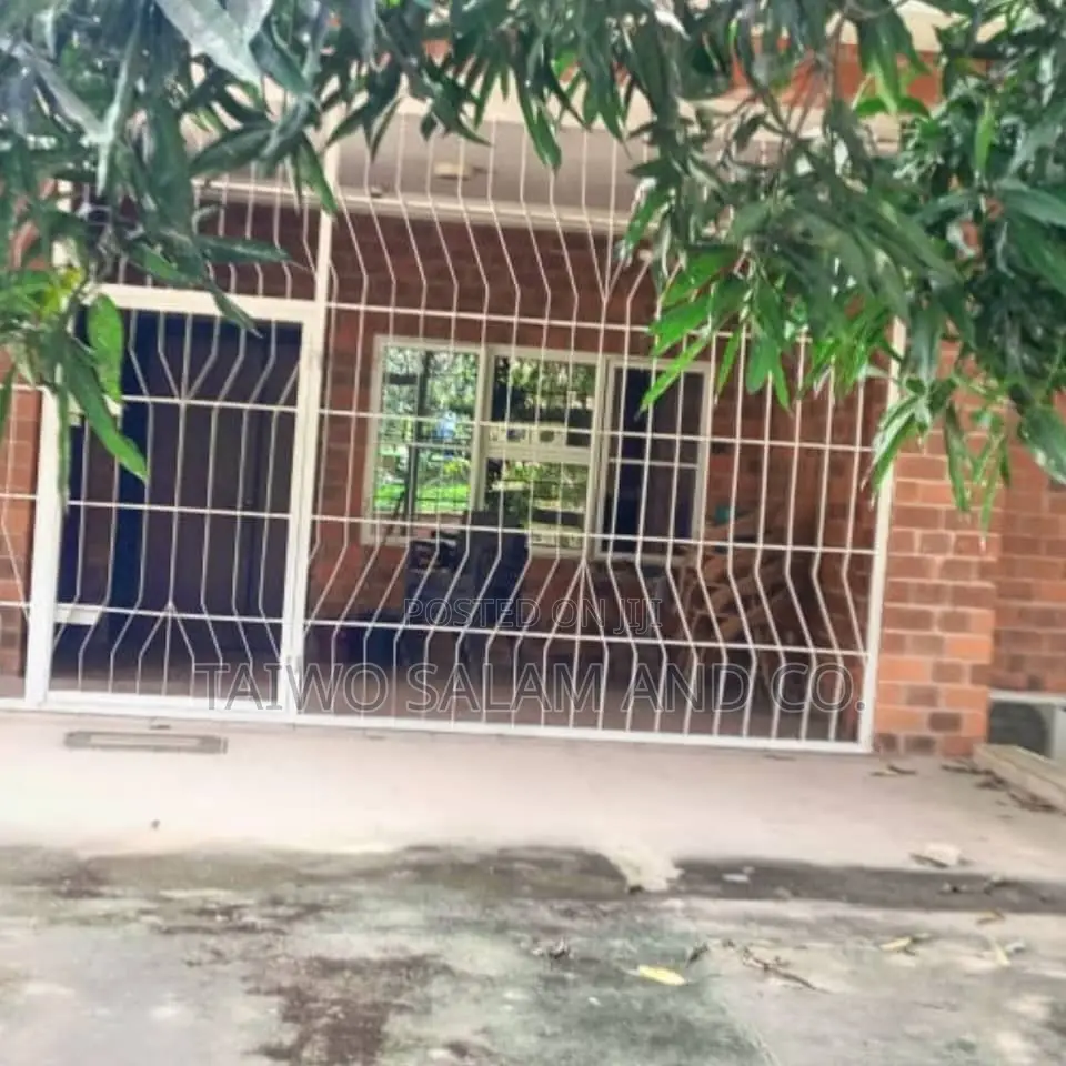 4bdrm Bungalow in Iyanganku for sale